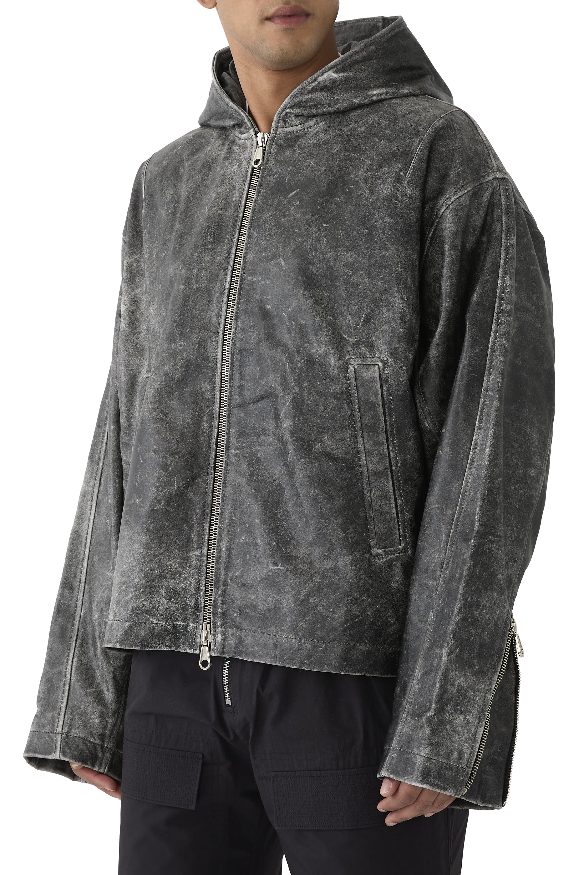 جاكيت بغطاء للرأس جلد