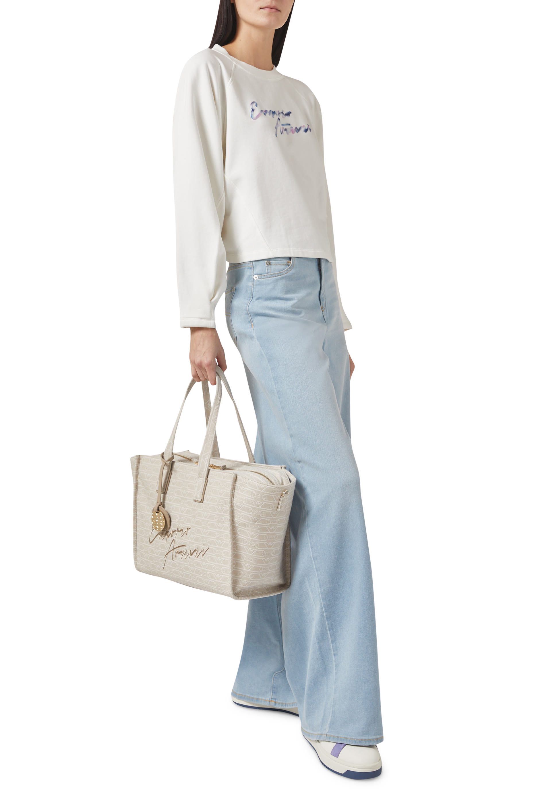 حقيبة يد متوسطة بطبعة حروف شعار الماركة بالكامل