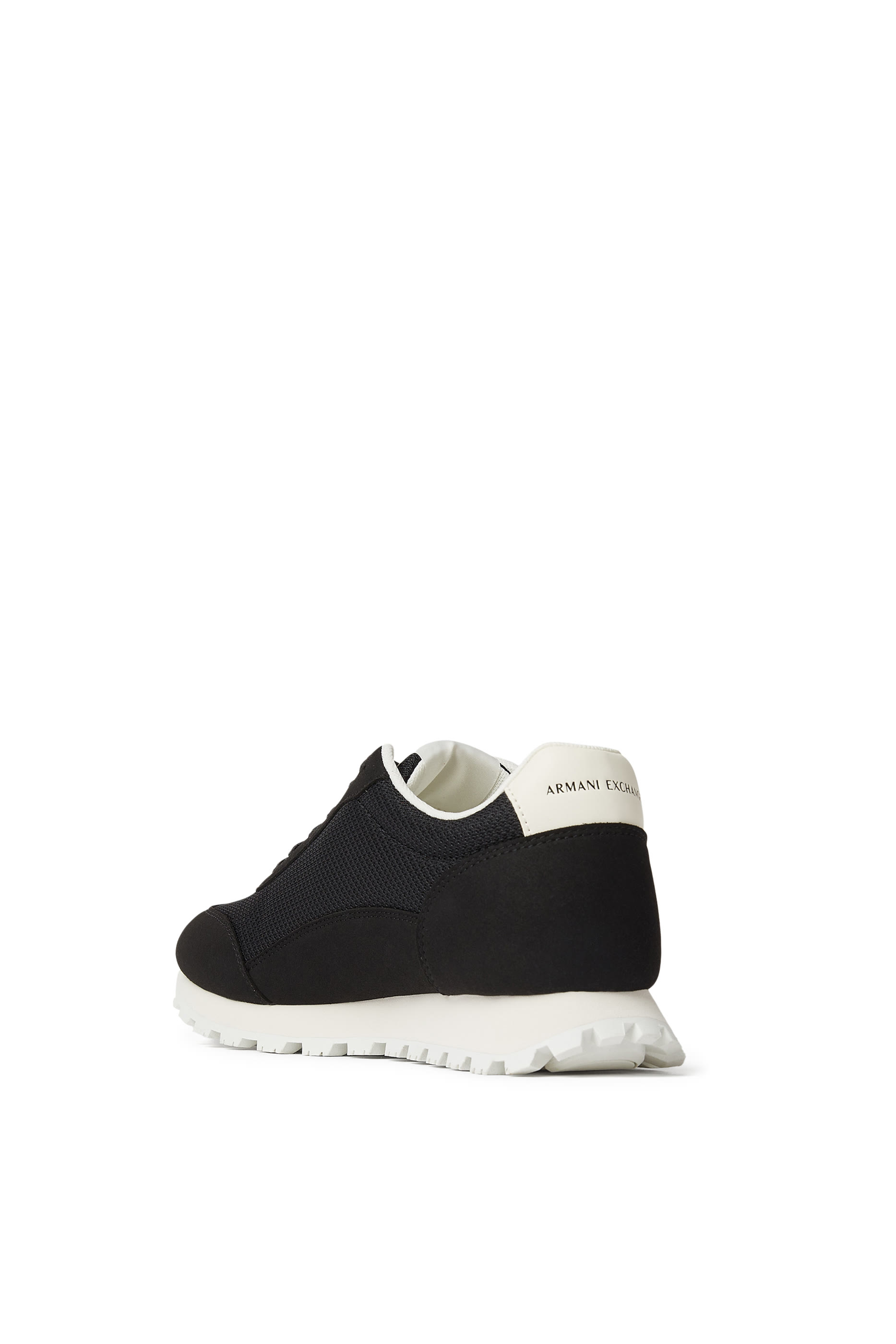 سنيكرز دروب بشعار الماركة على الجانب