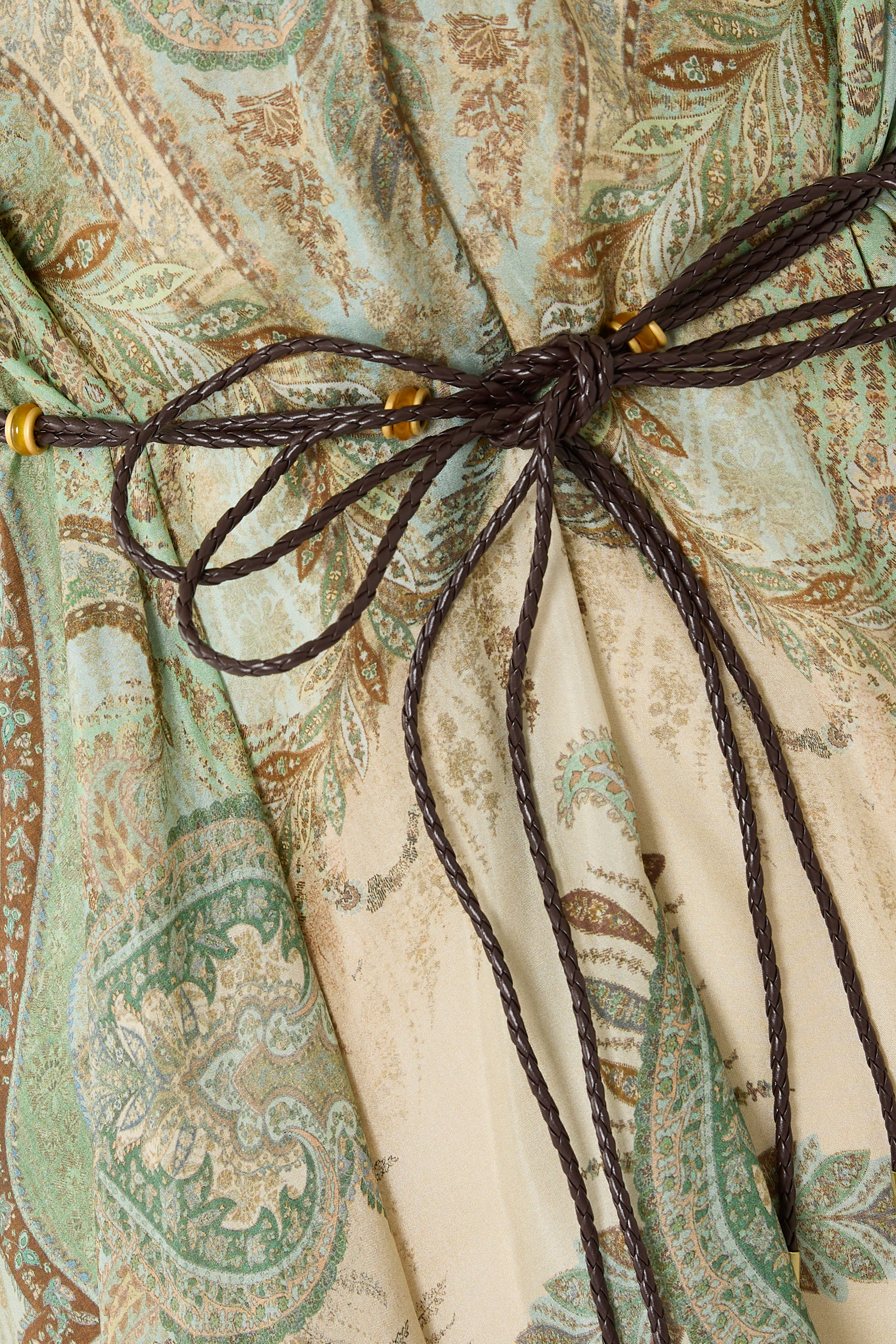 فستان ووندرلاست مزين بربطة