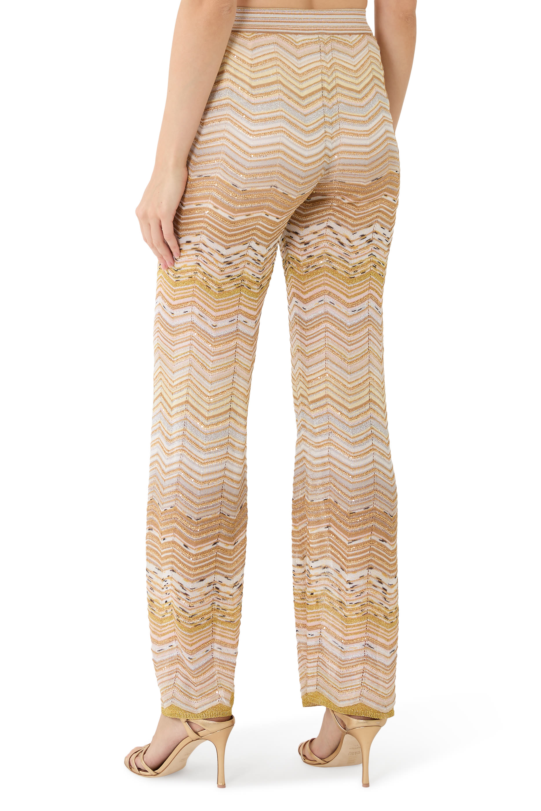 بنطال بقصة ساق واسعة مزين بترتر شيفرون لوريكس