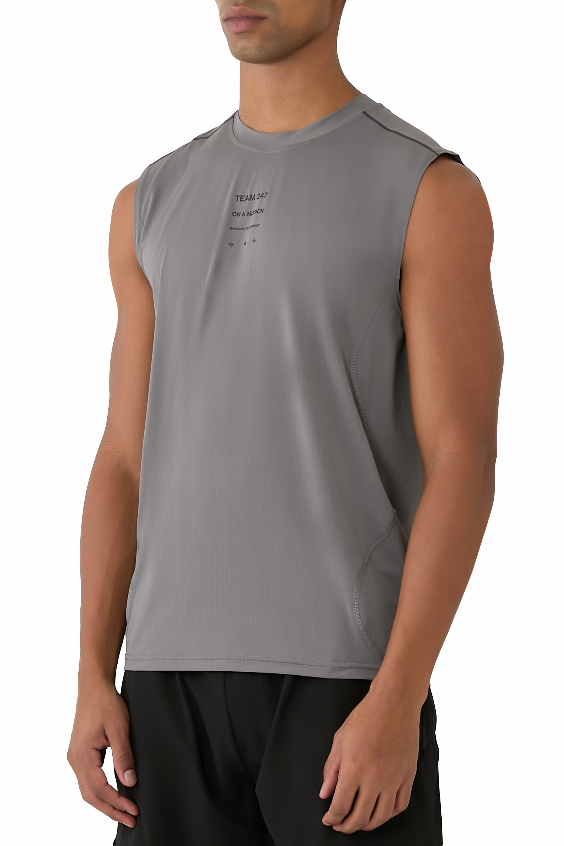 بلوزة ترايل 247 بلا أكمام 