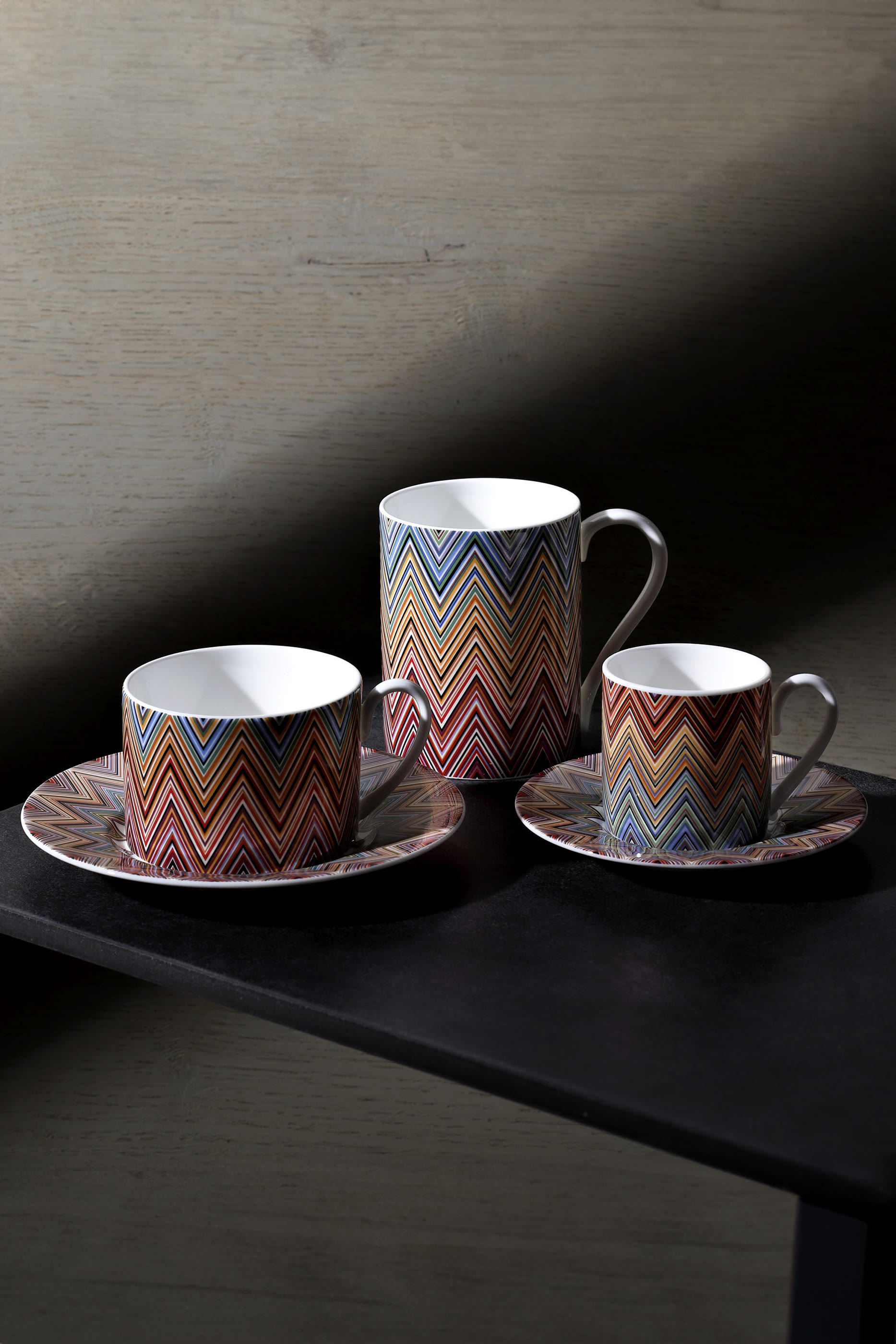 كوب قهوة جاريس بنقشة متعرجة