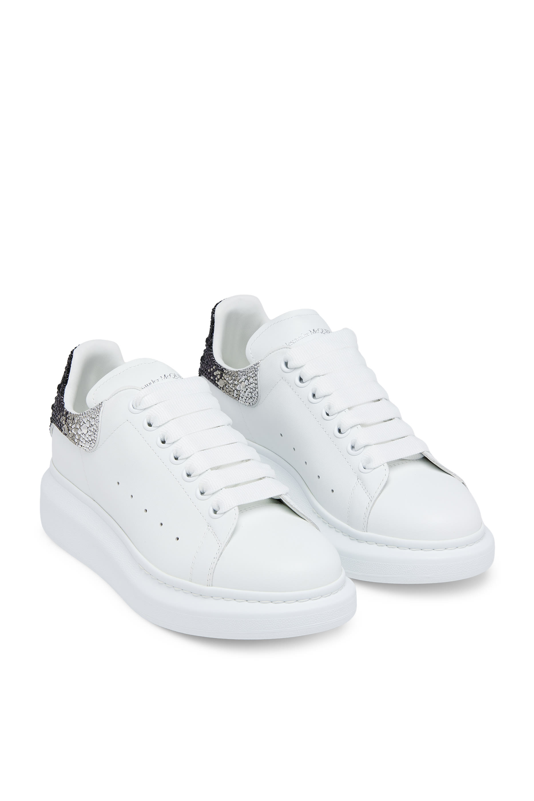 سنيكرز بنعل عريض