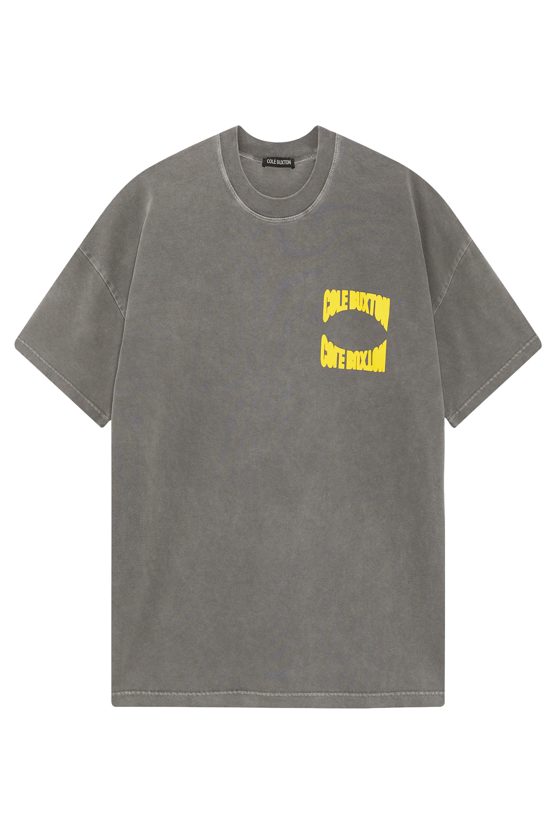 تيشيرت بشعار الماركة عاكس