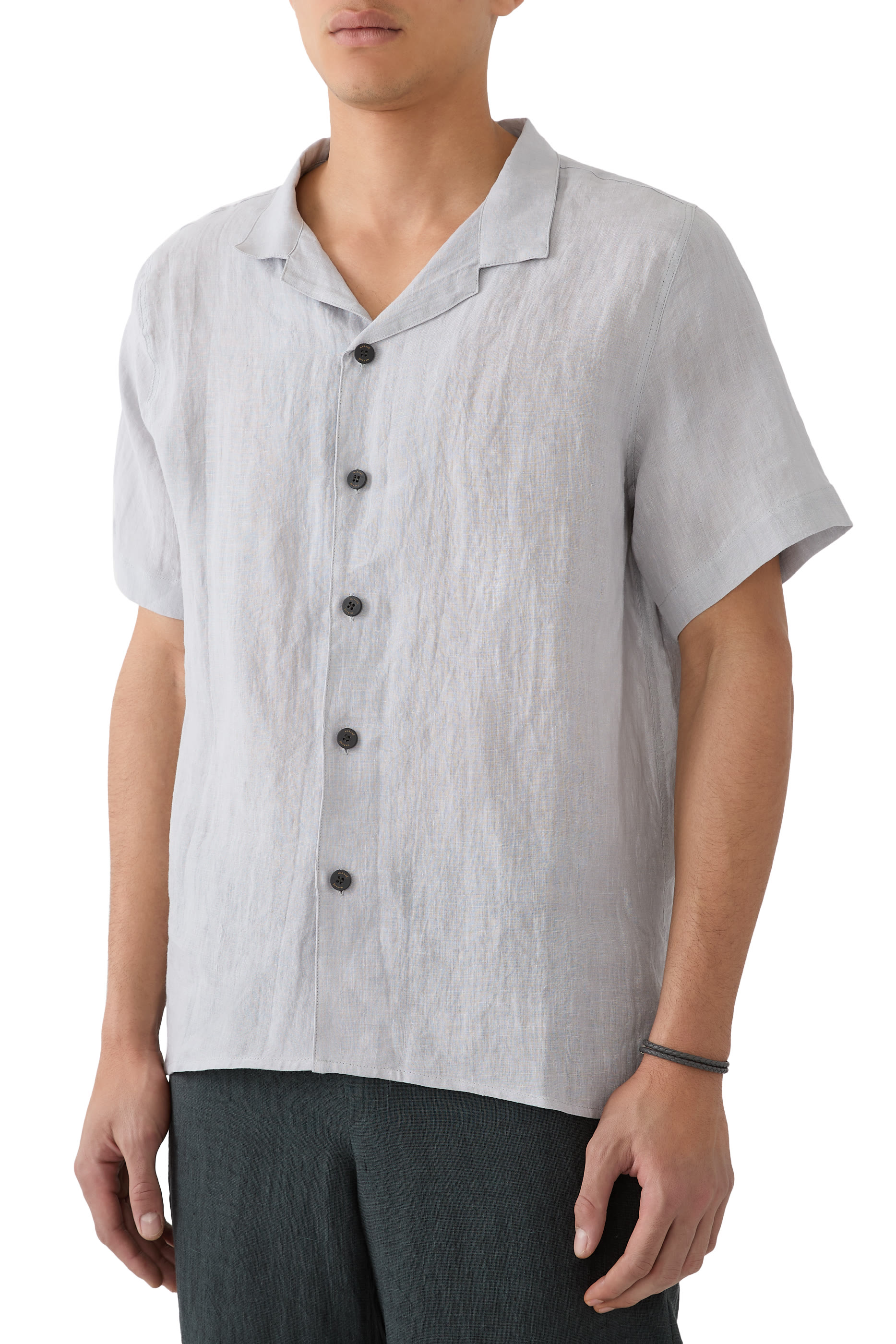 قميص بياقة بطية