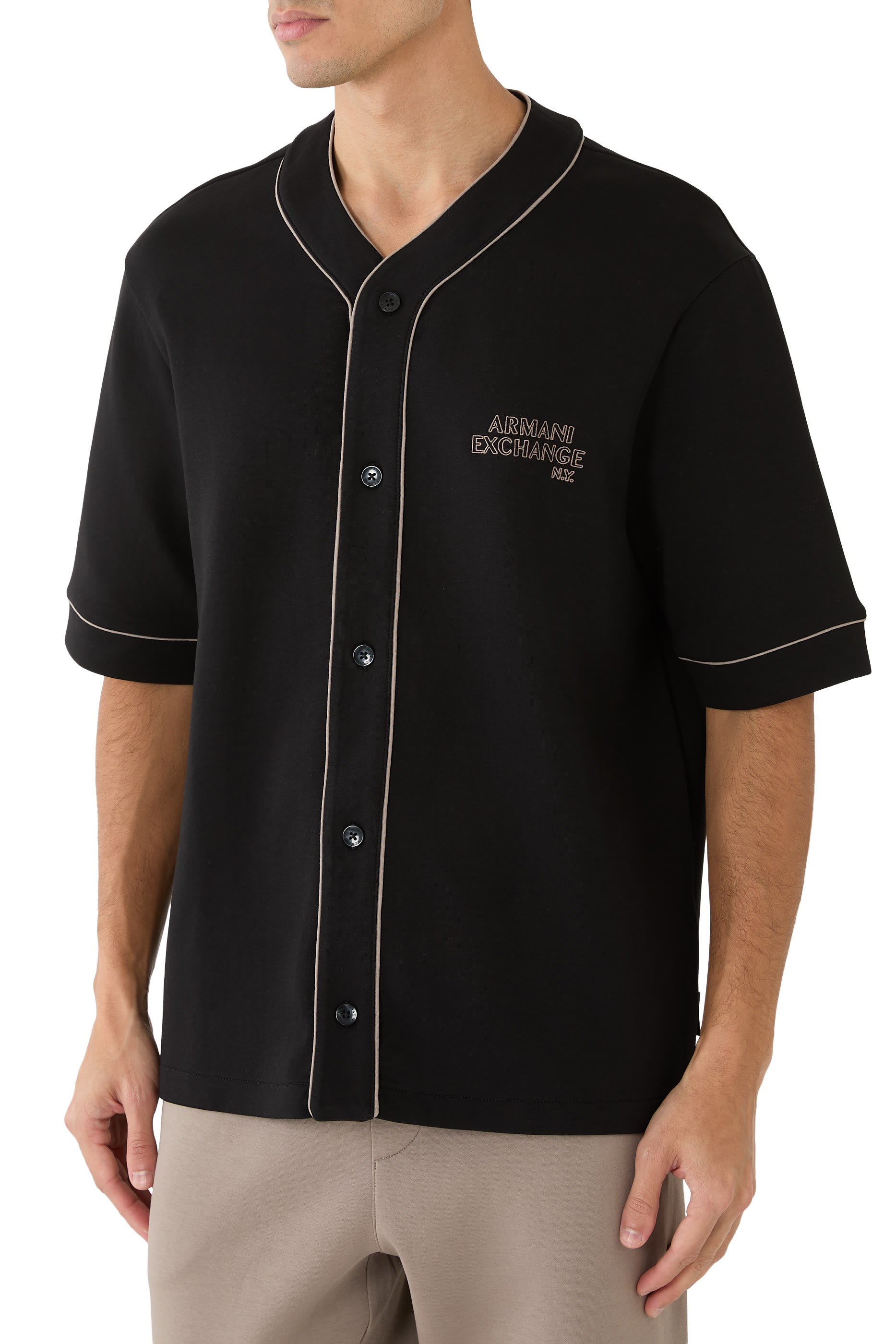 سويت شيرت بشعار الماركة