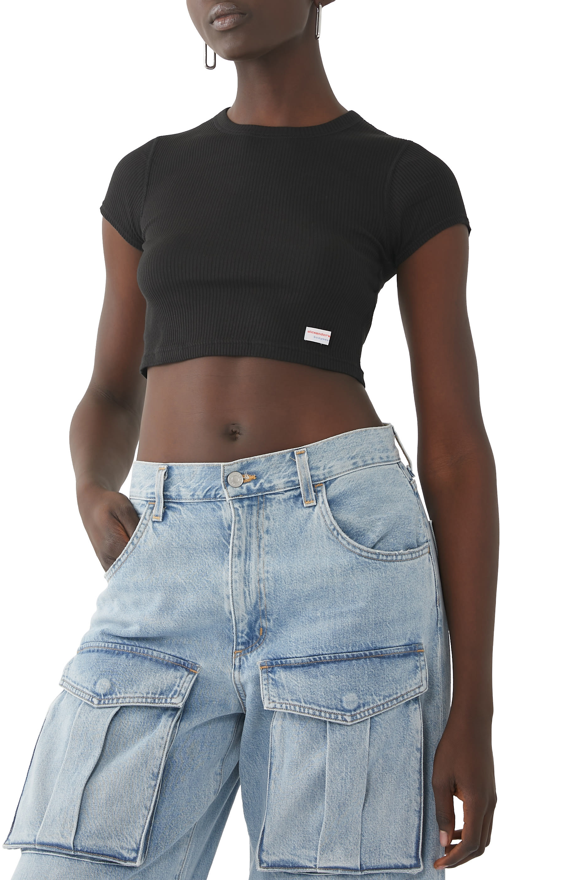 تيشيرت قصير بأكمام قصيرة