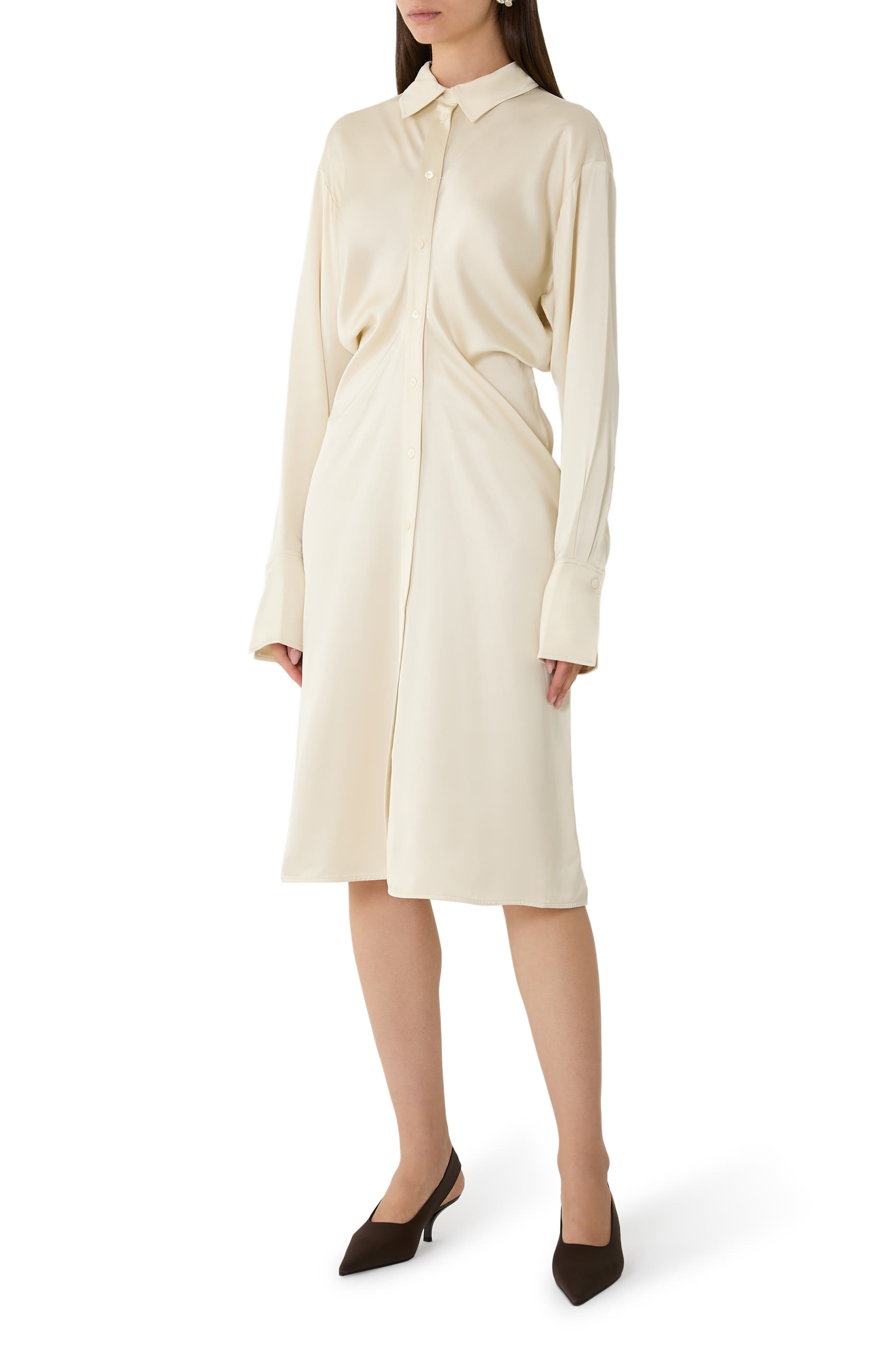 فستان بنمط قميص بقصة مريحة