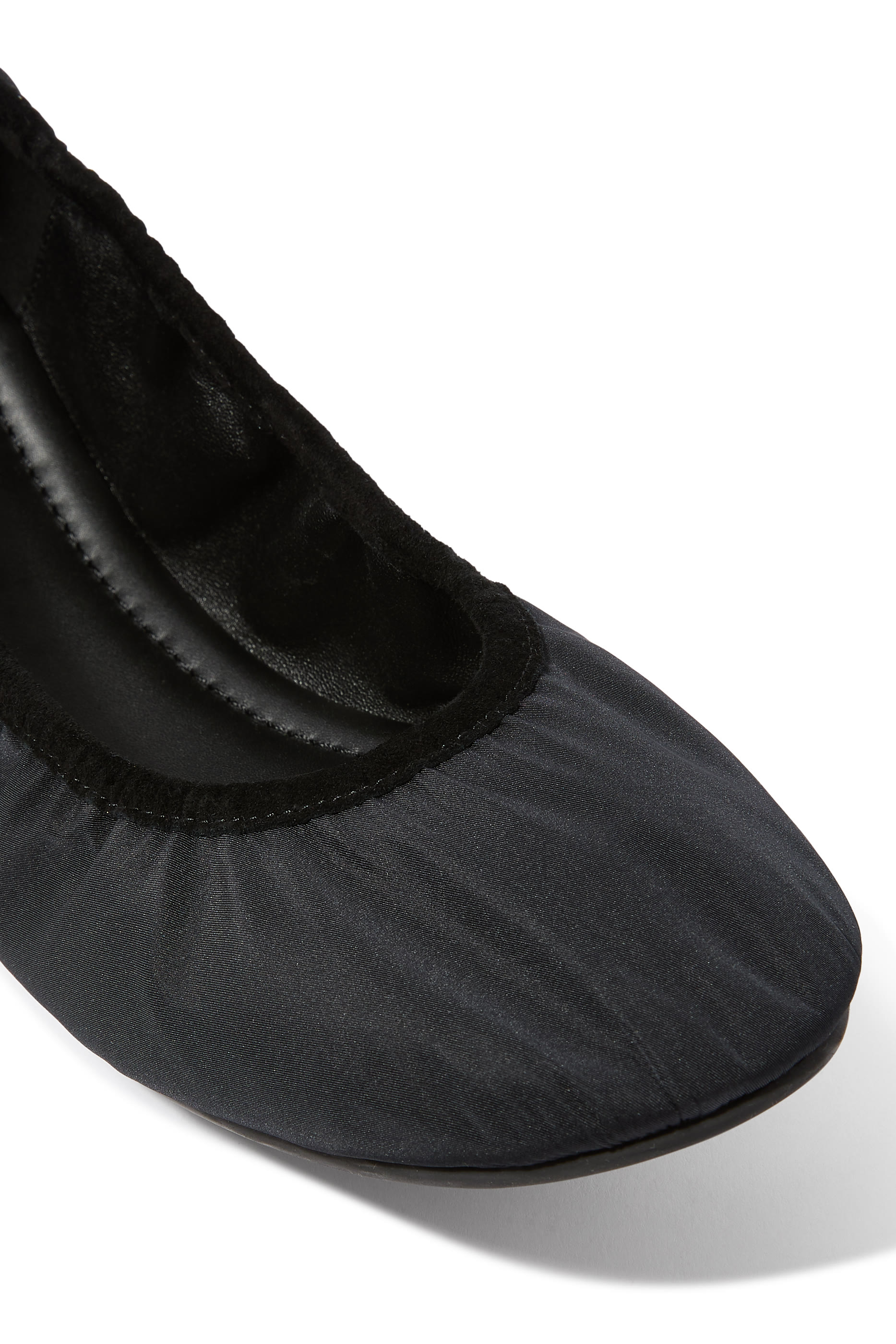 حذاء بالرينا بنعل مسطح ساتان