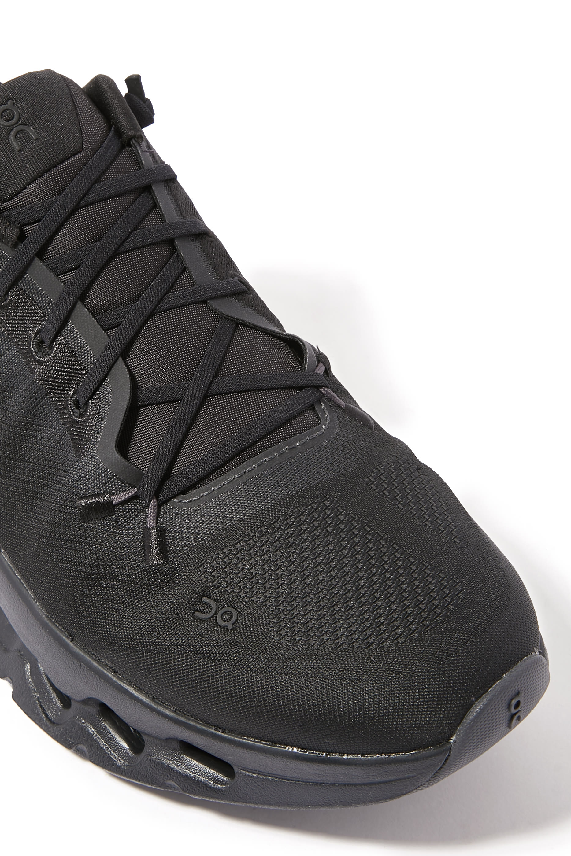 سنيكرز كلاودتيلت للنساء