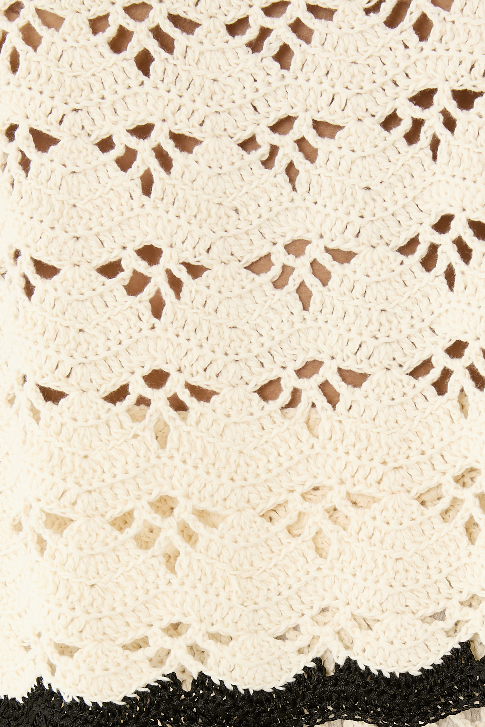 بلوزة ريانون بلا أكمام كروشيه