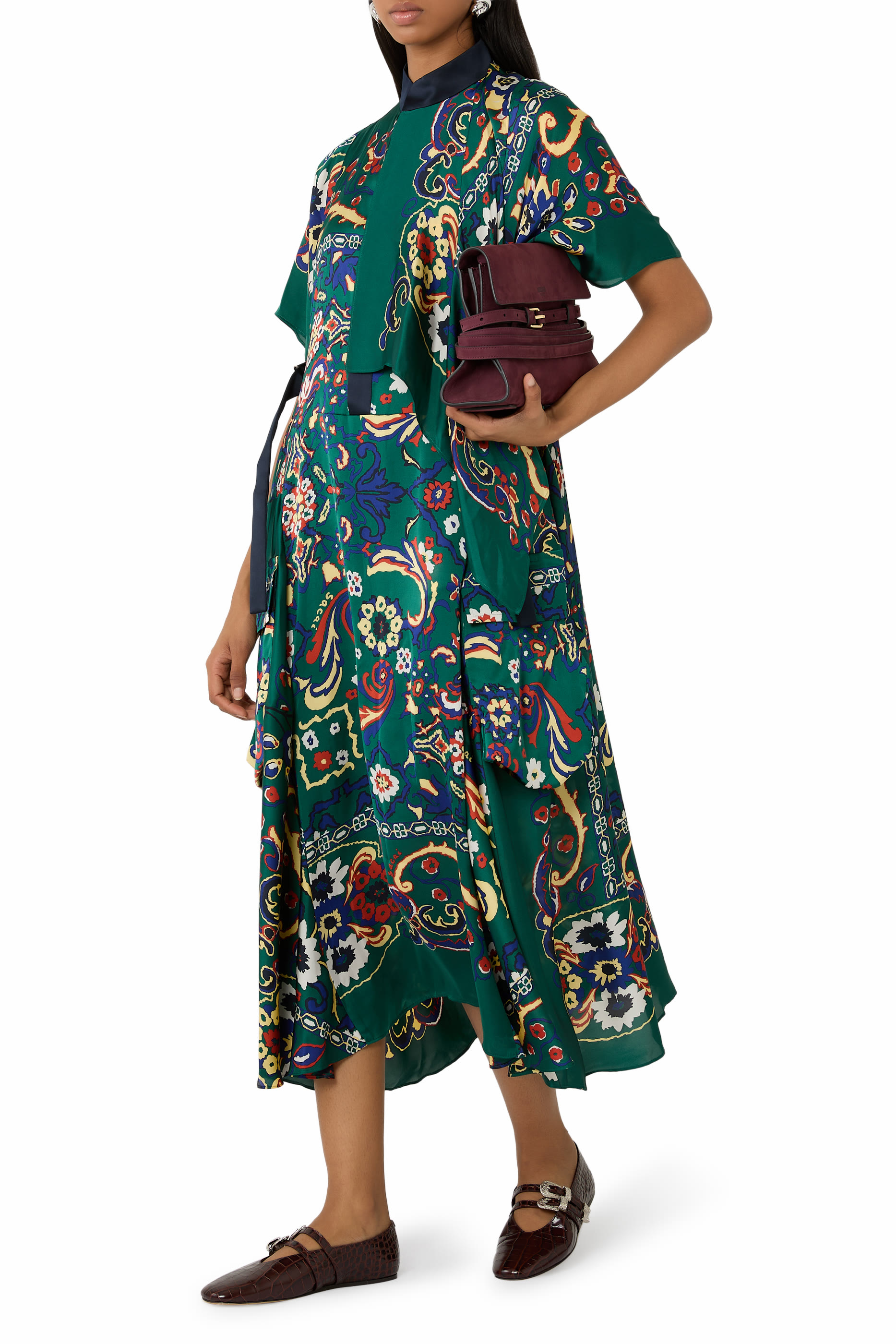 فستان بنقشة أزهار 