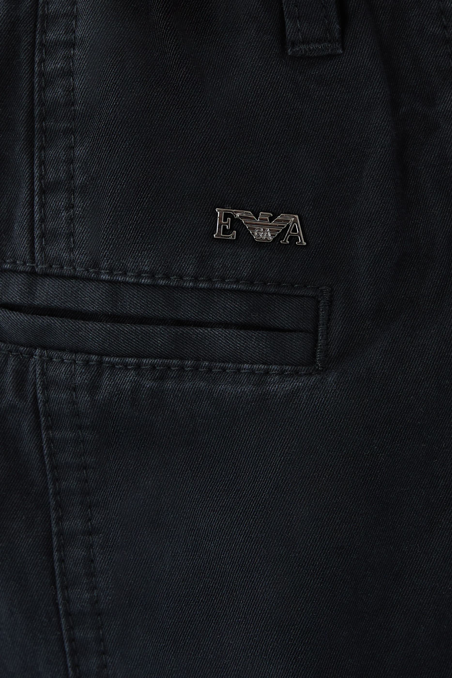 شورت برمودا بقصة واسعة وجيوب كارغو