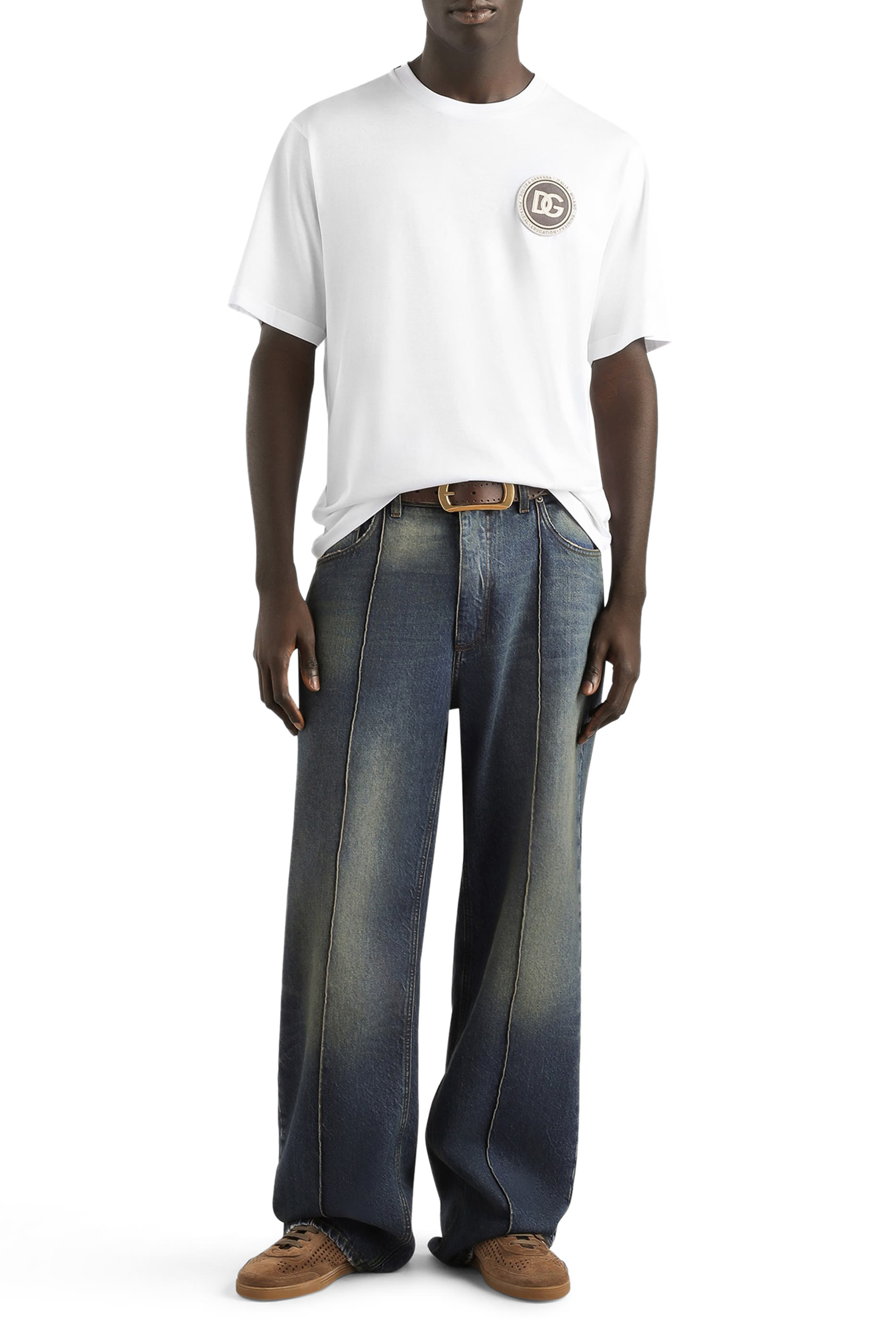 تيشيرت مزين برقعة شعار الماركة