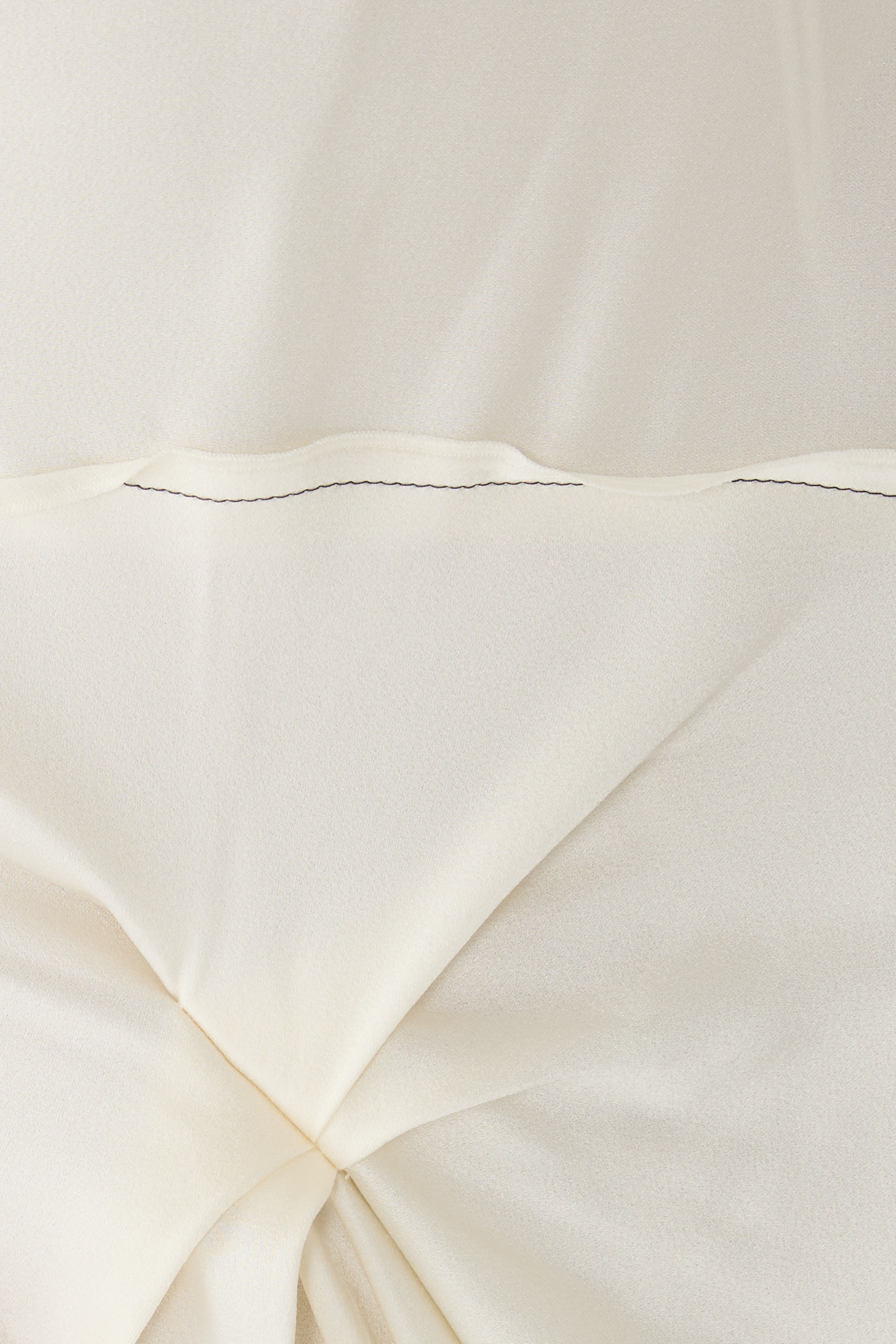 فستان بوسي متوسط الطول