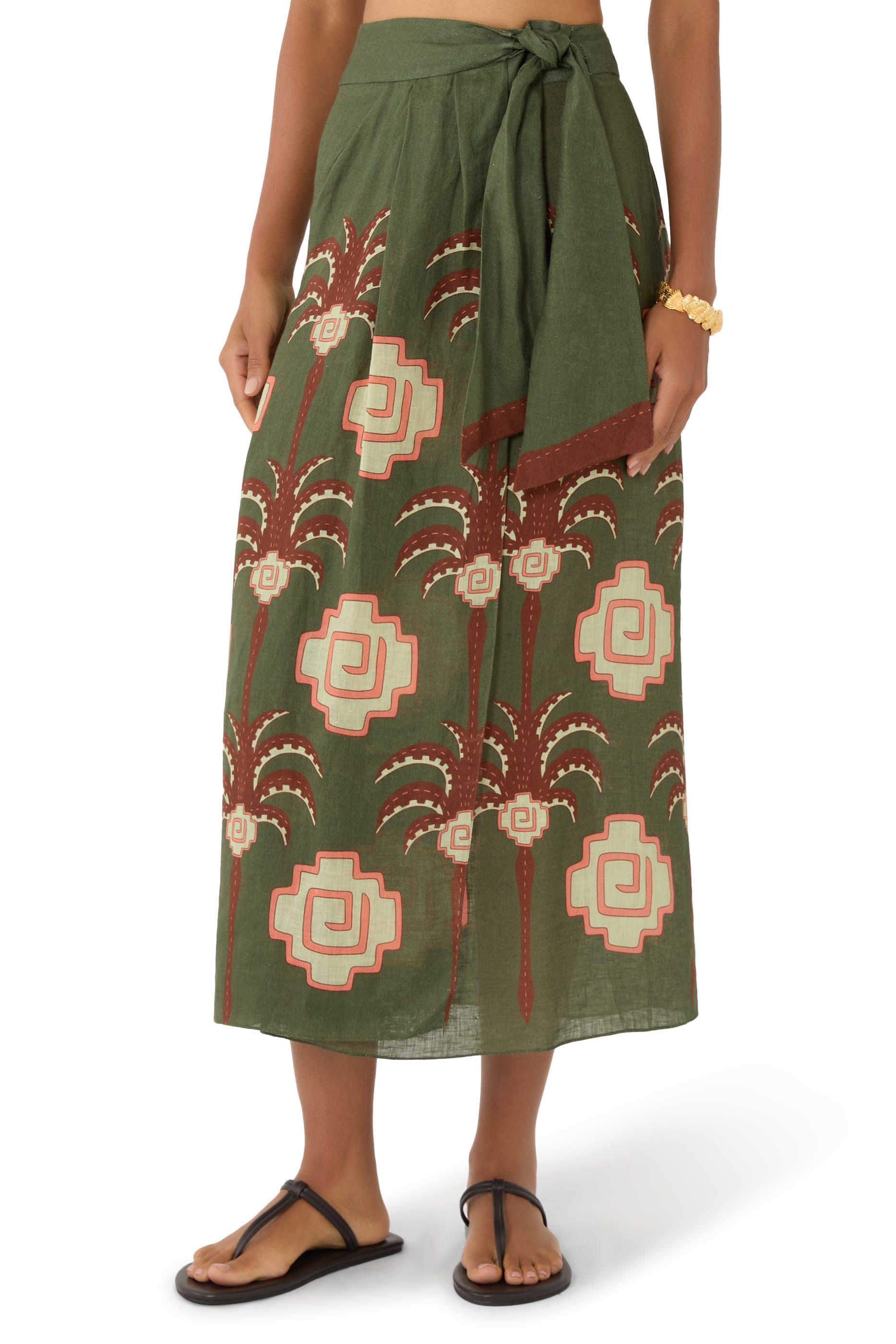 تنورة أمازون إيكويز