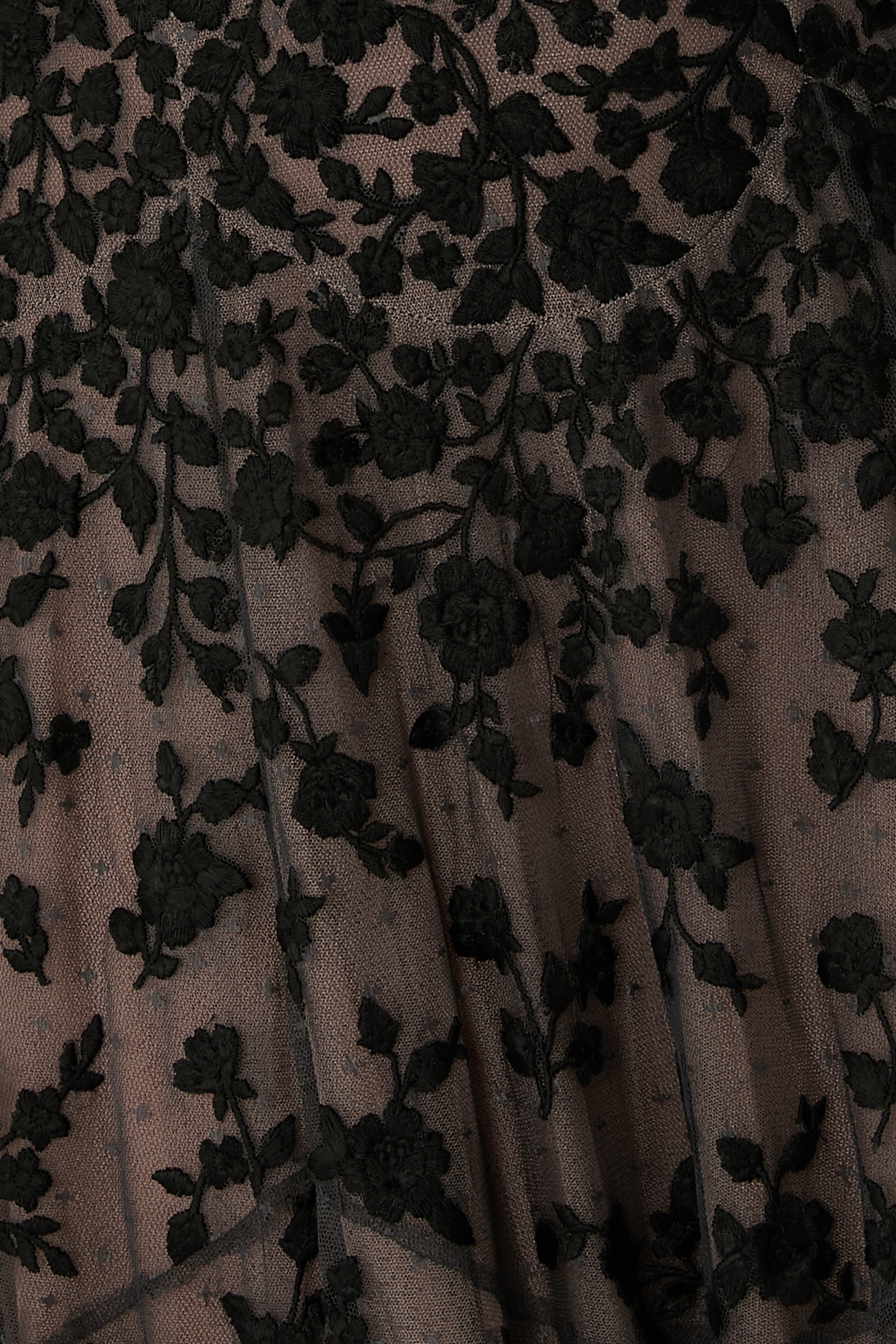 فستان سهرة سيلفيا بطول الكاحل بياقة مستديرة ونقشة ورود