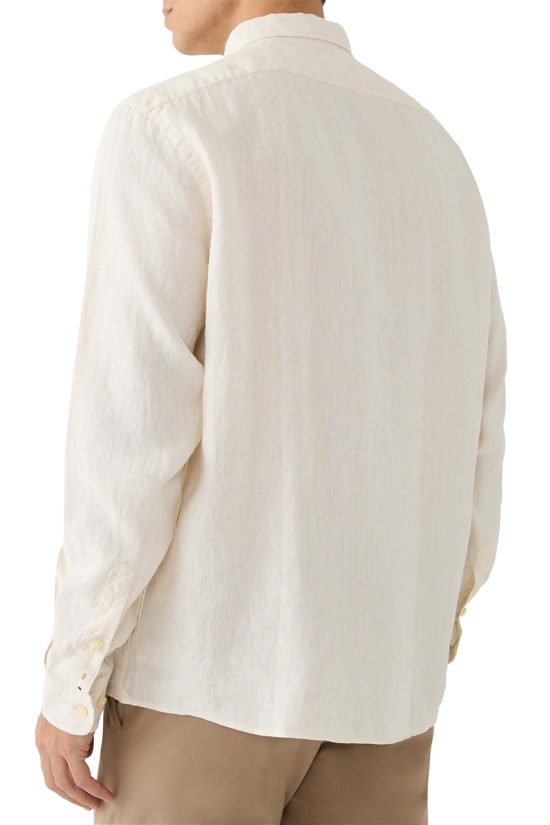 قميص بأكمام طويلة