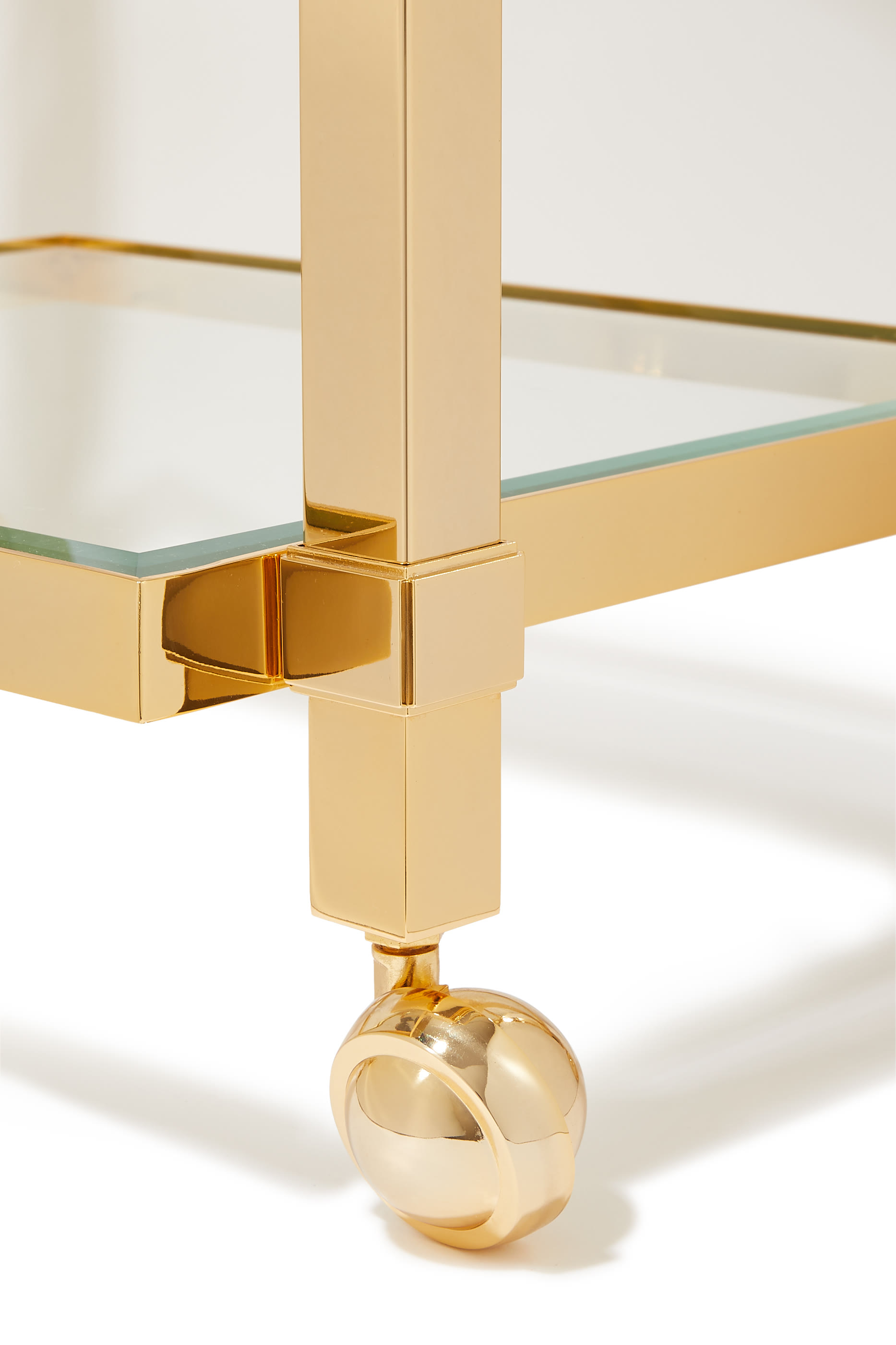 عربة ضيافة بثلاث أدراج