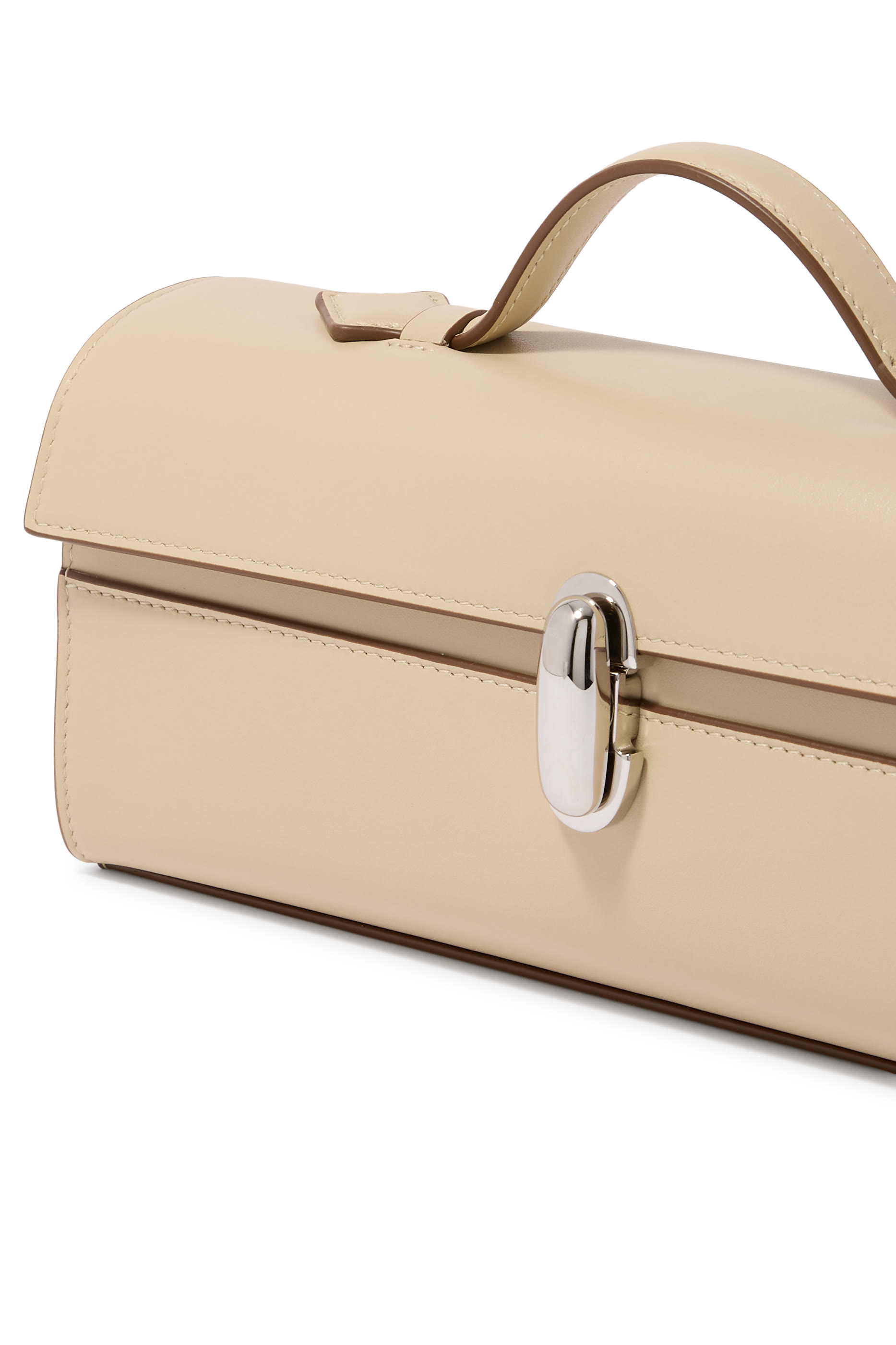  حقيبة بوشيت سيميتري رفيعة جلد عجل ناعم