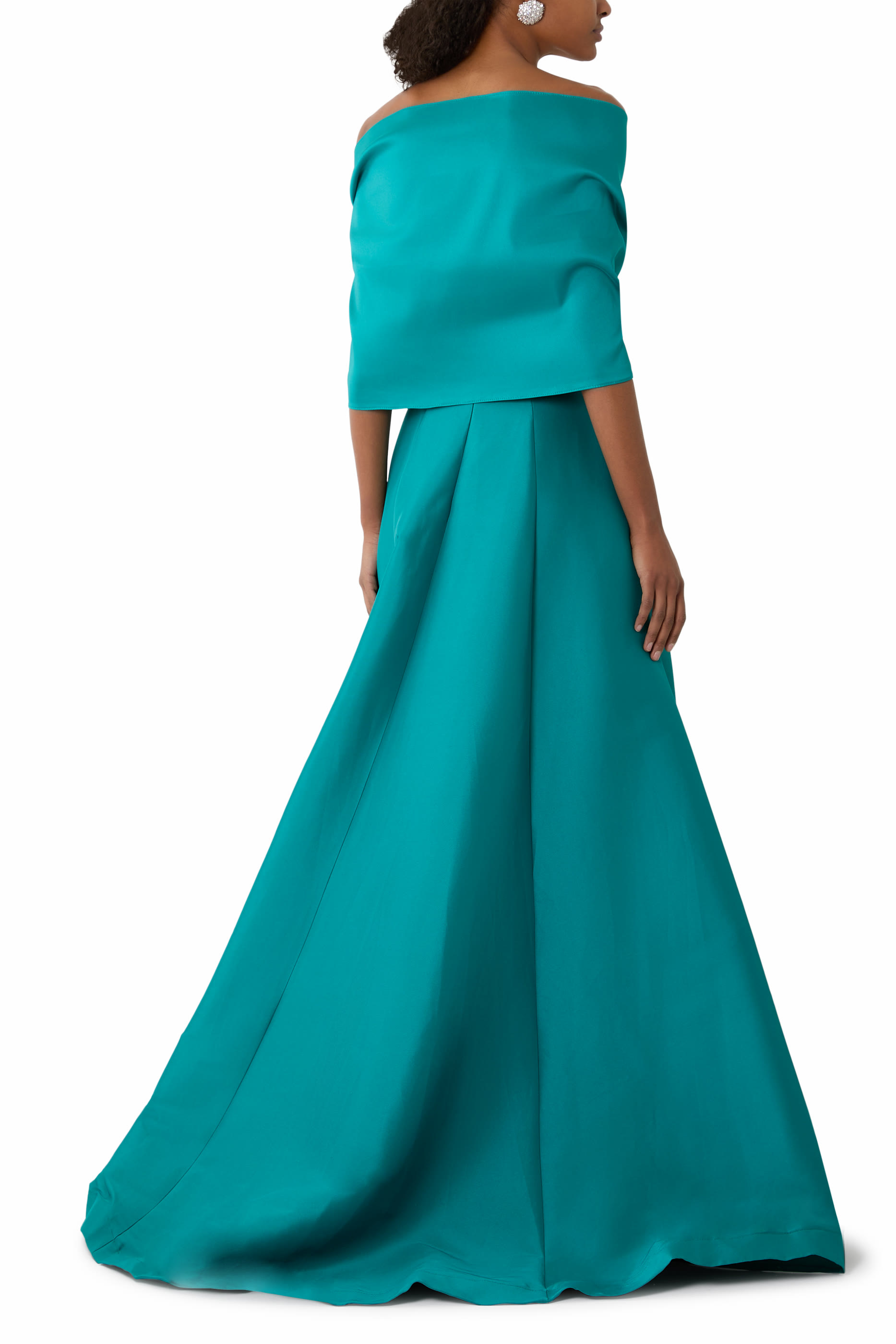 فستان سهرة بلا حمالات بتطريز زهور معقدة وحافة واسعة