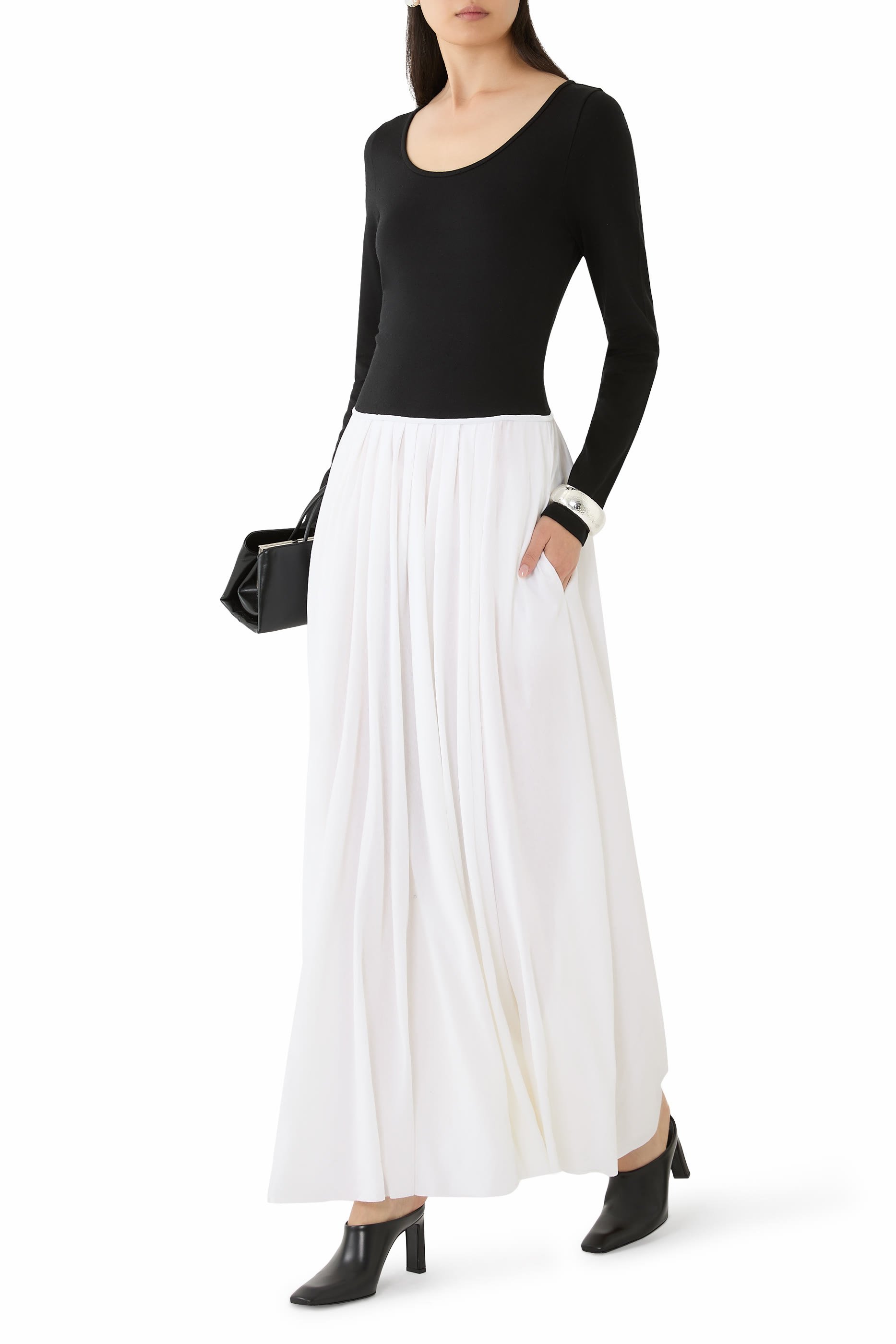 فستان كارلوتا