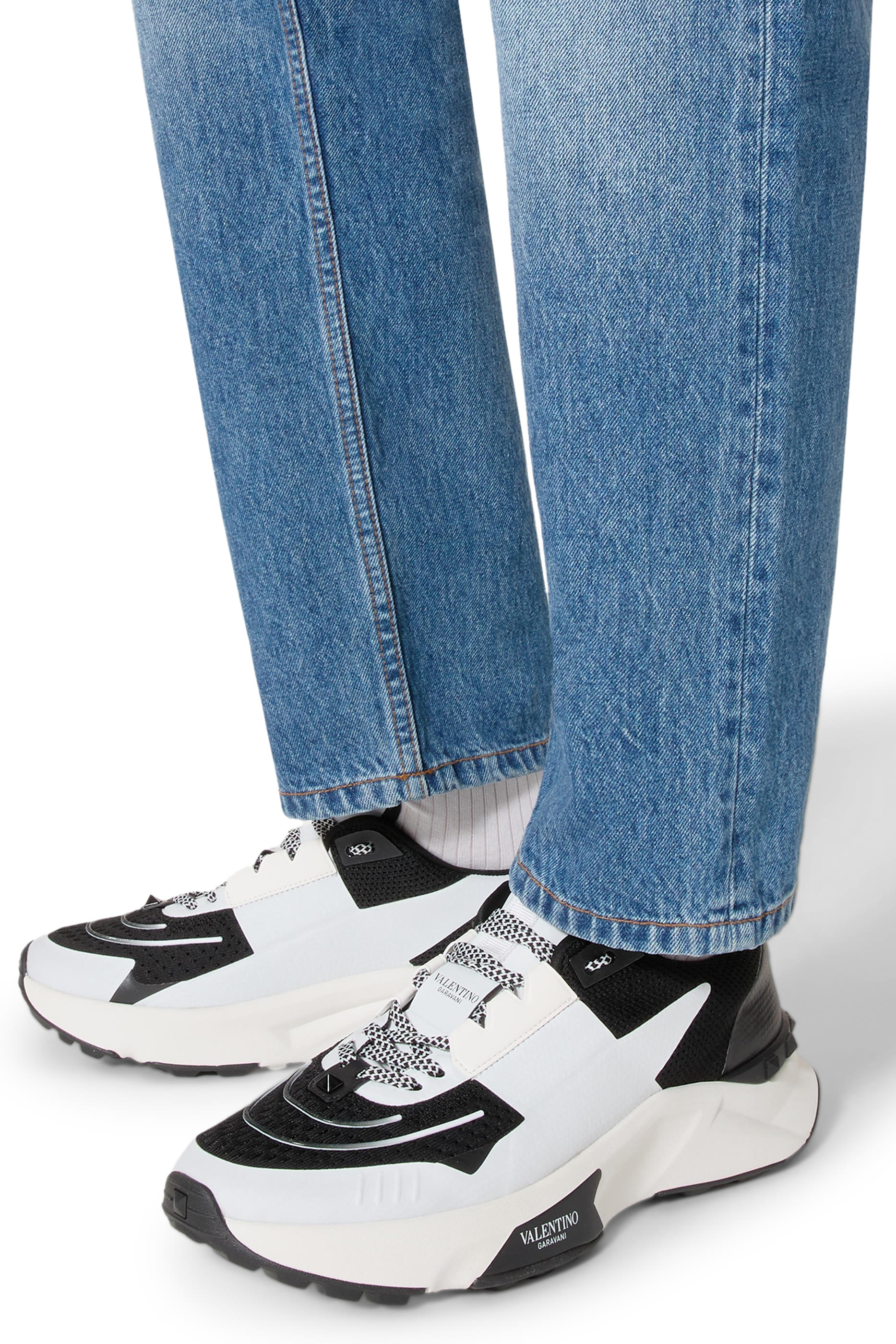 سنيكرز ترو آكت