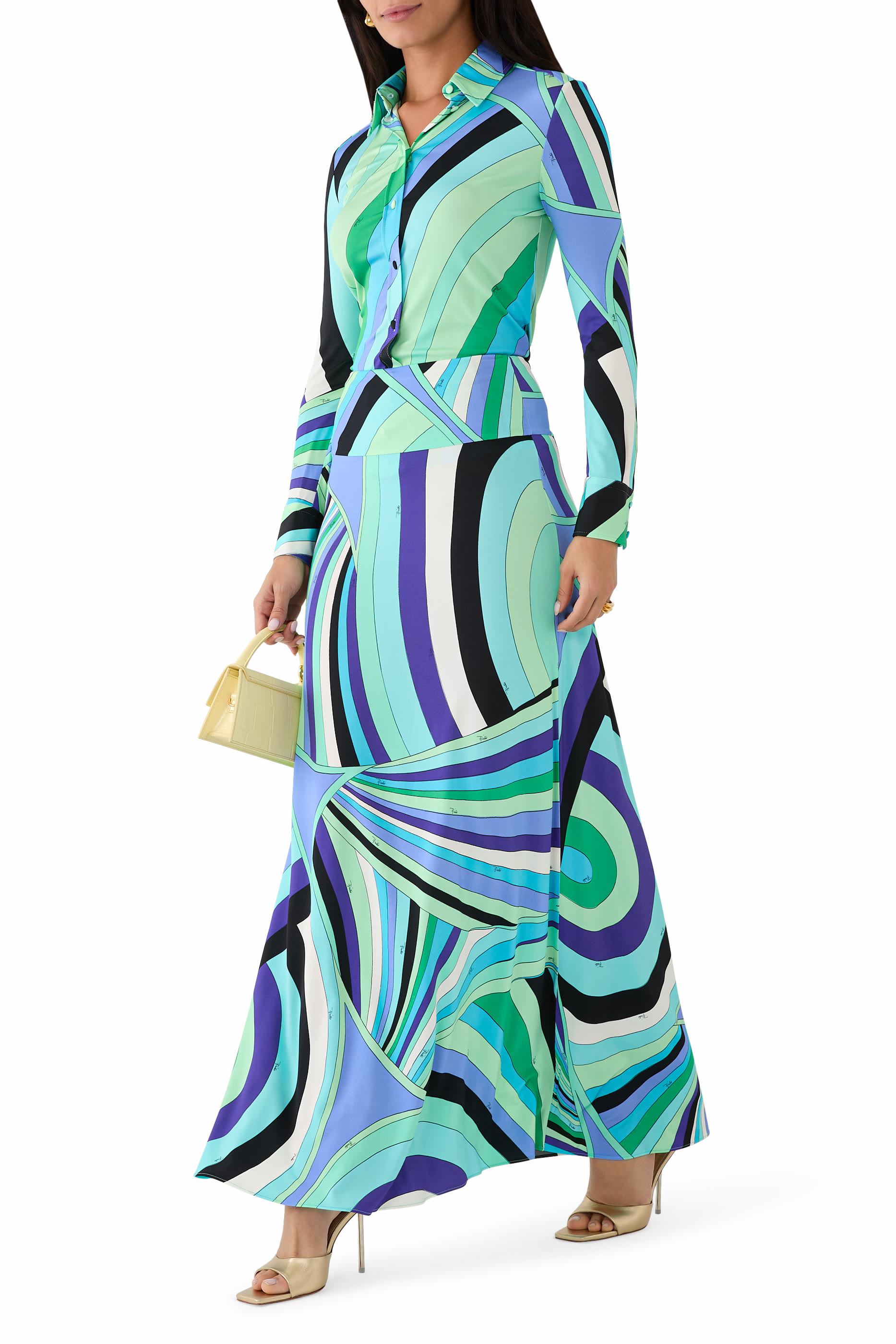 قميص بأكمام طويلة وطبعات مموجة