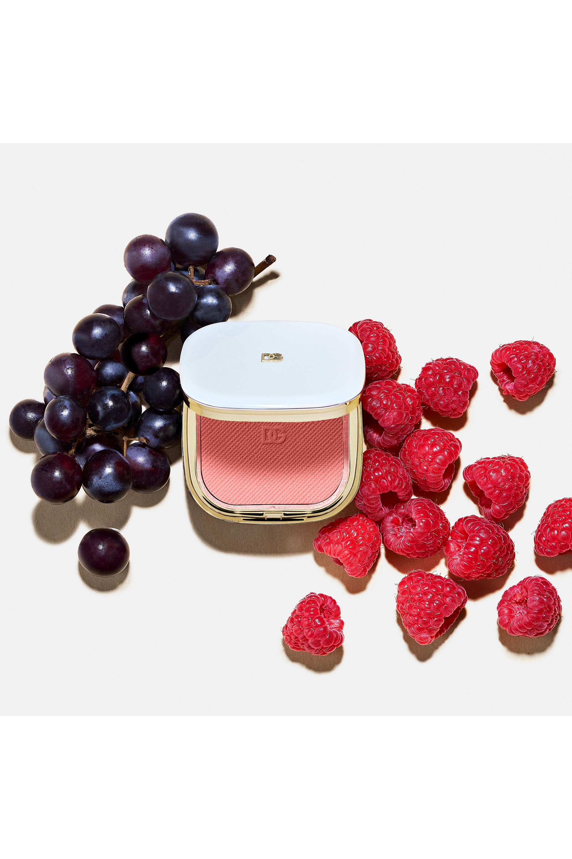 أحمر خدود تشيكس اند آيز ماتش