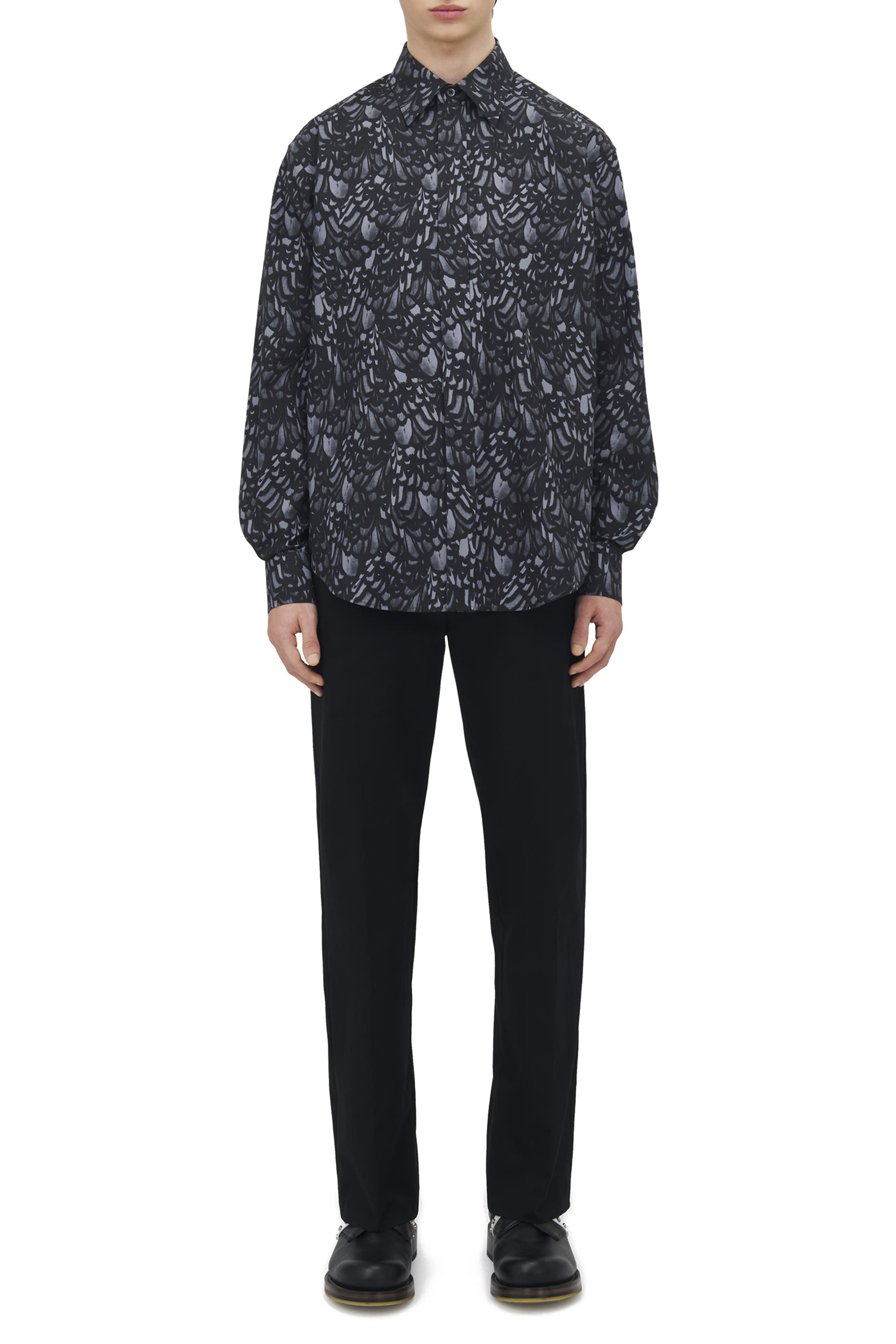 قميص بطبعات وقصة مريحة