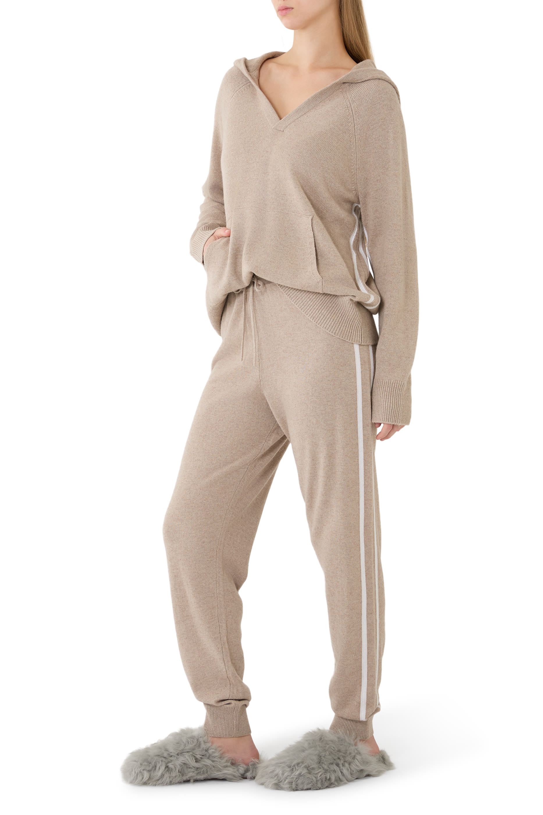 بنطال رياضي بخطوط كشمير