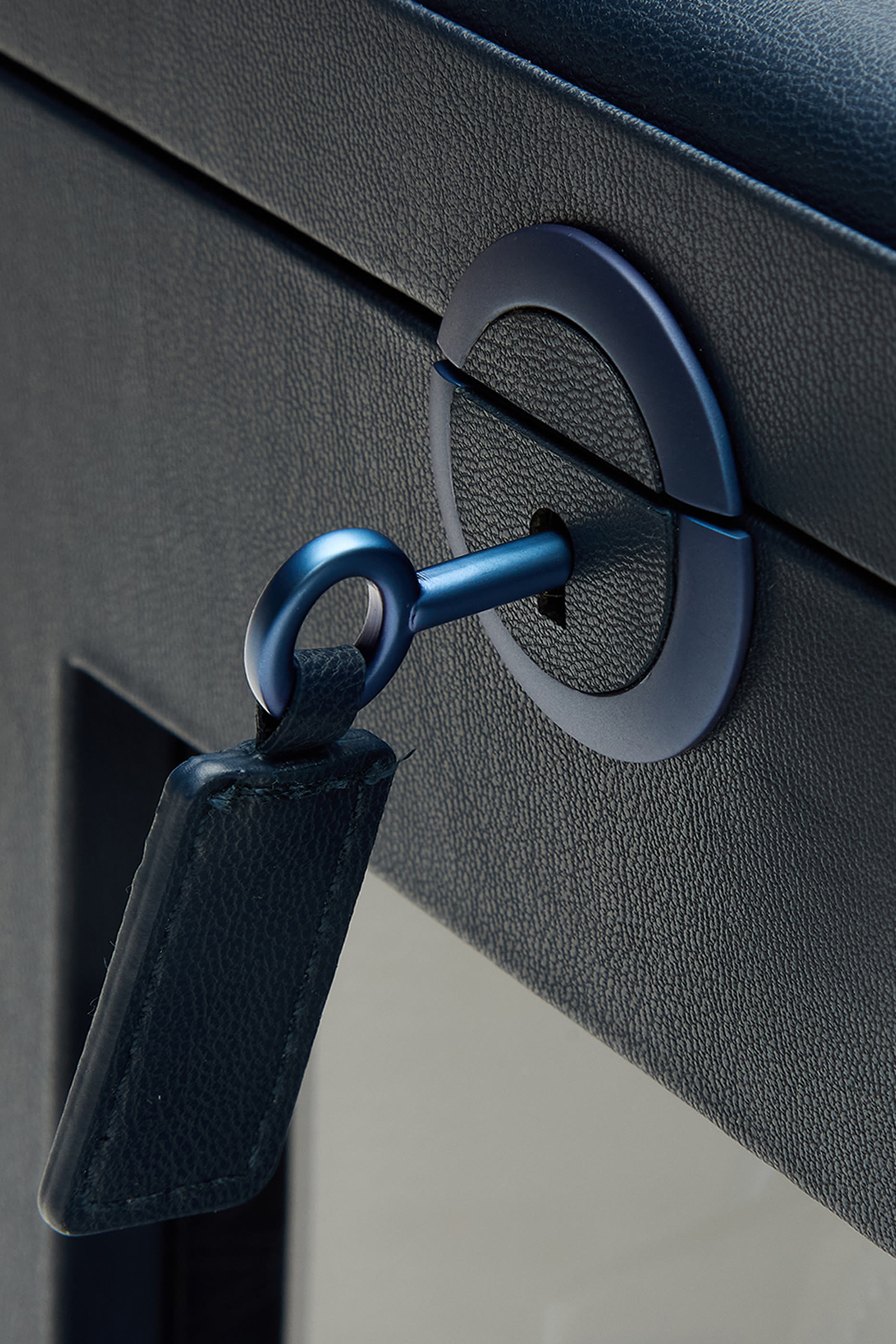 علبة ساعة واحدة ايرث