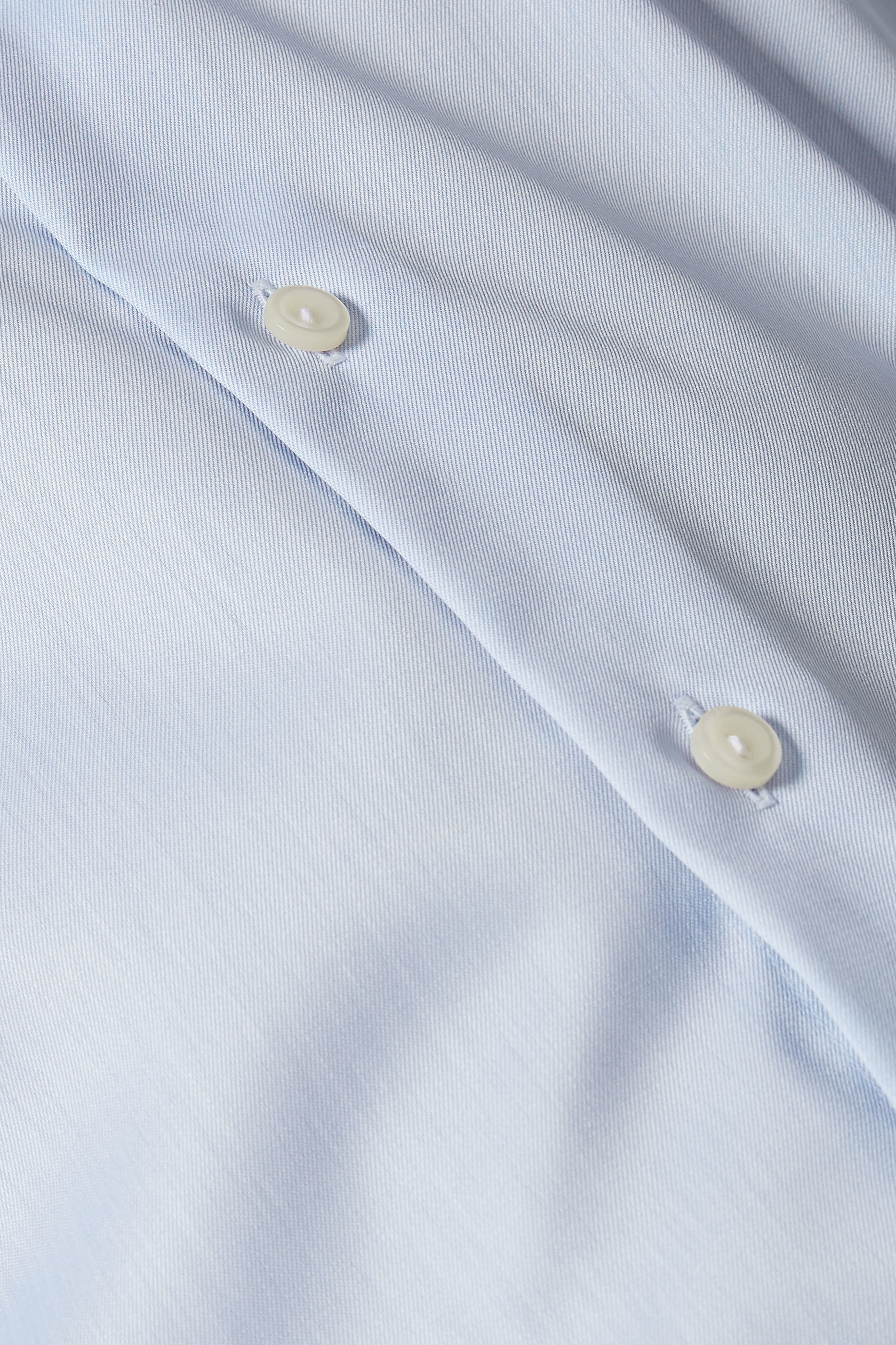 قميص تويل مميز للماركة بقصة ضيقة