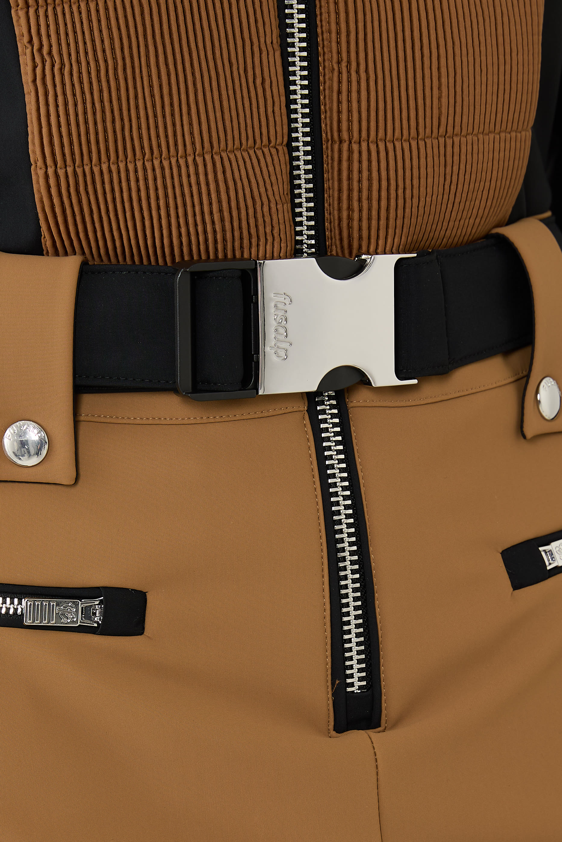 بدلة تزلج جوركيت