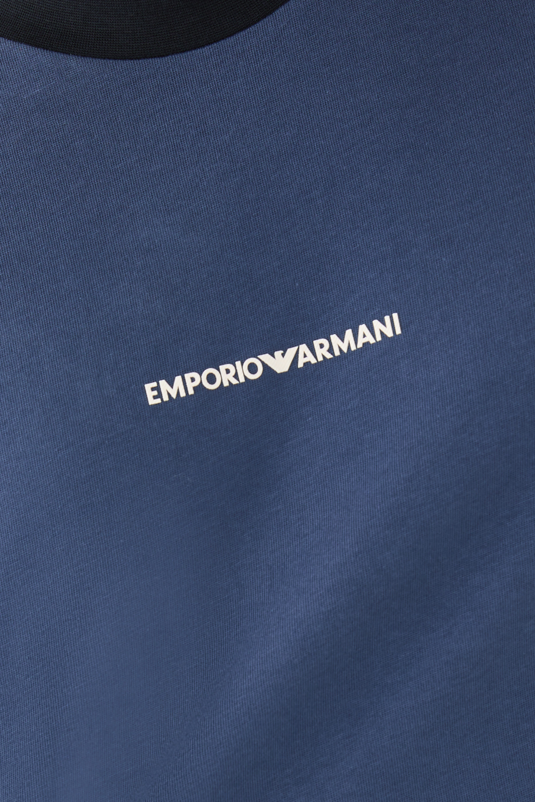 تيشيرت بشعار الماركة