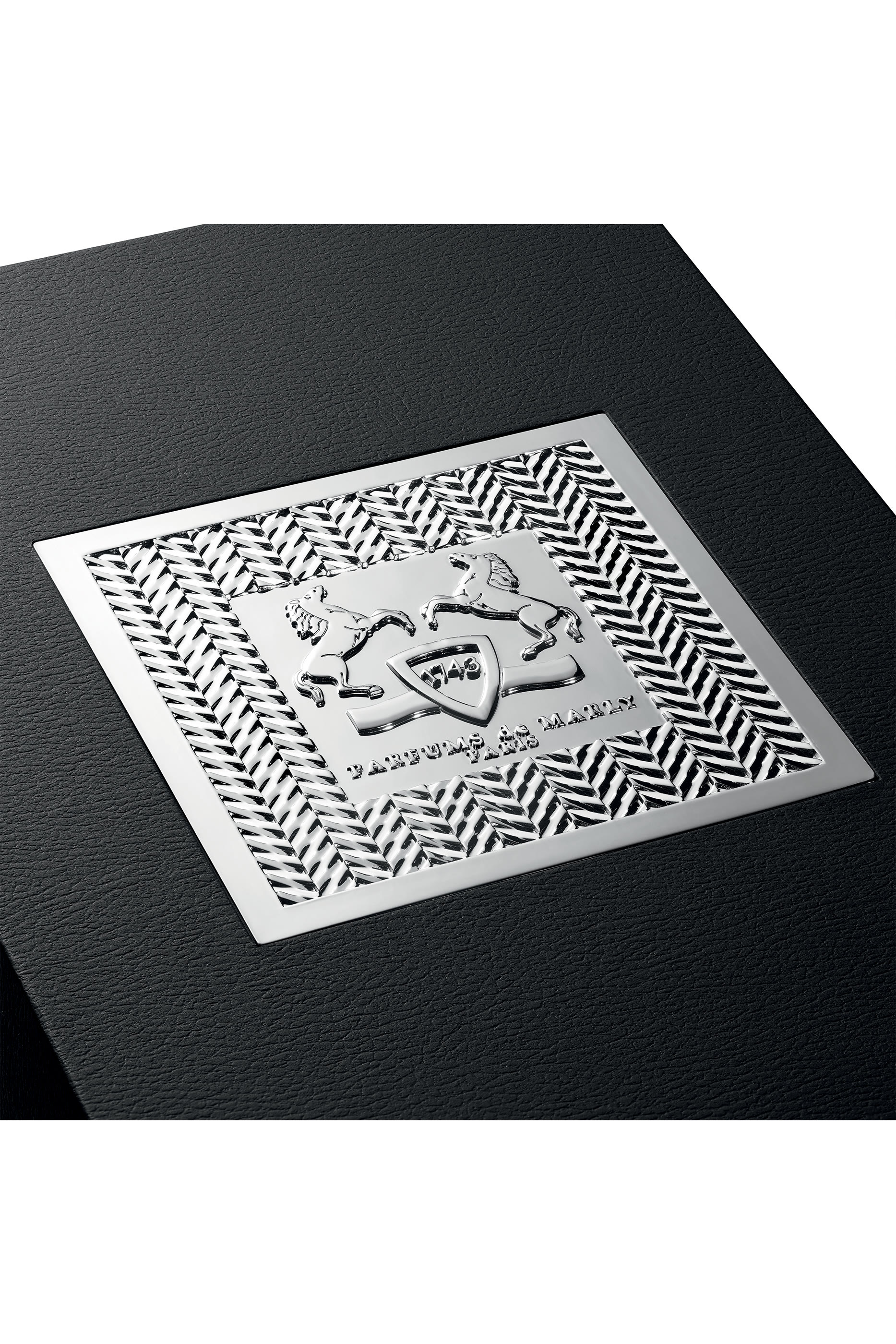 عطر فاليرو مركز