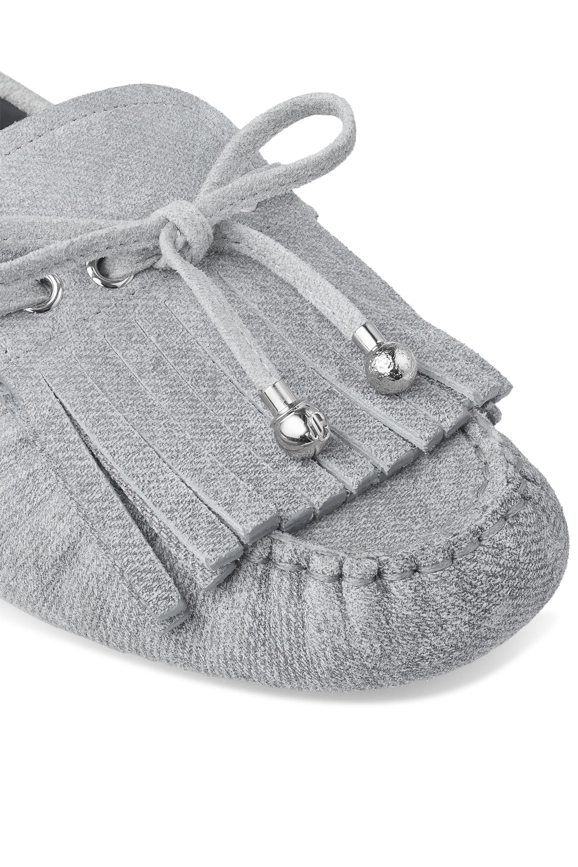 حذاء مانون سهل الارتداء