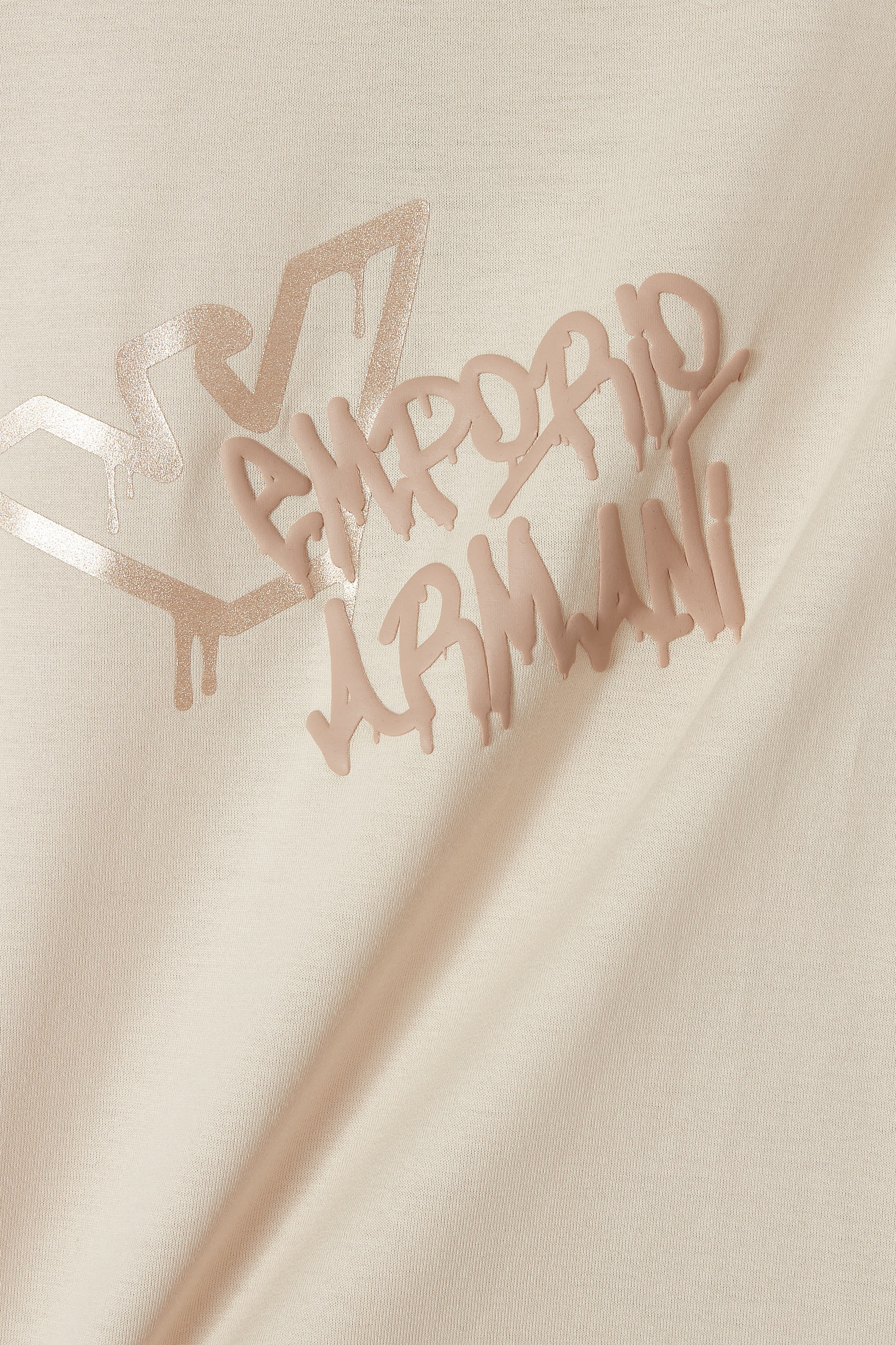 تيشيرت بأكمام قصيرة بشعار الماركة للأطفال