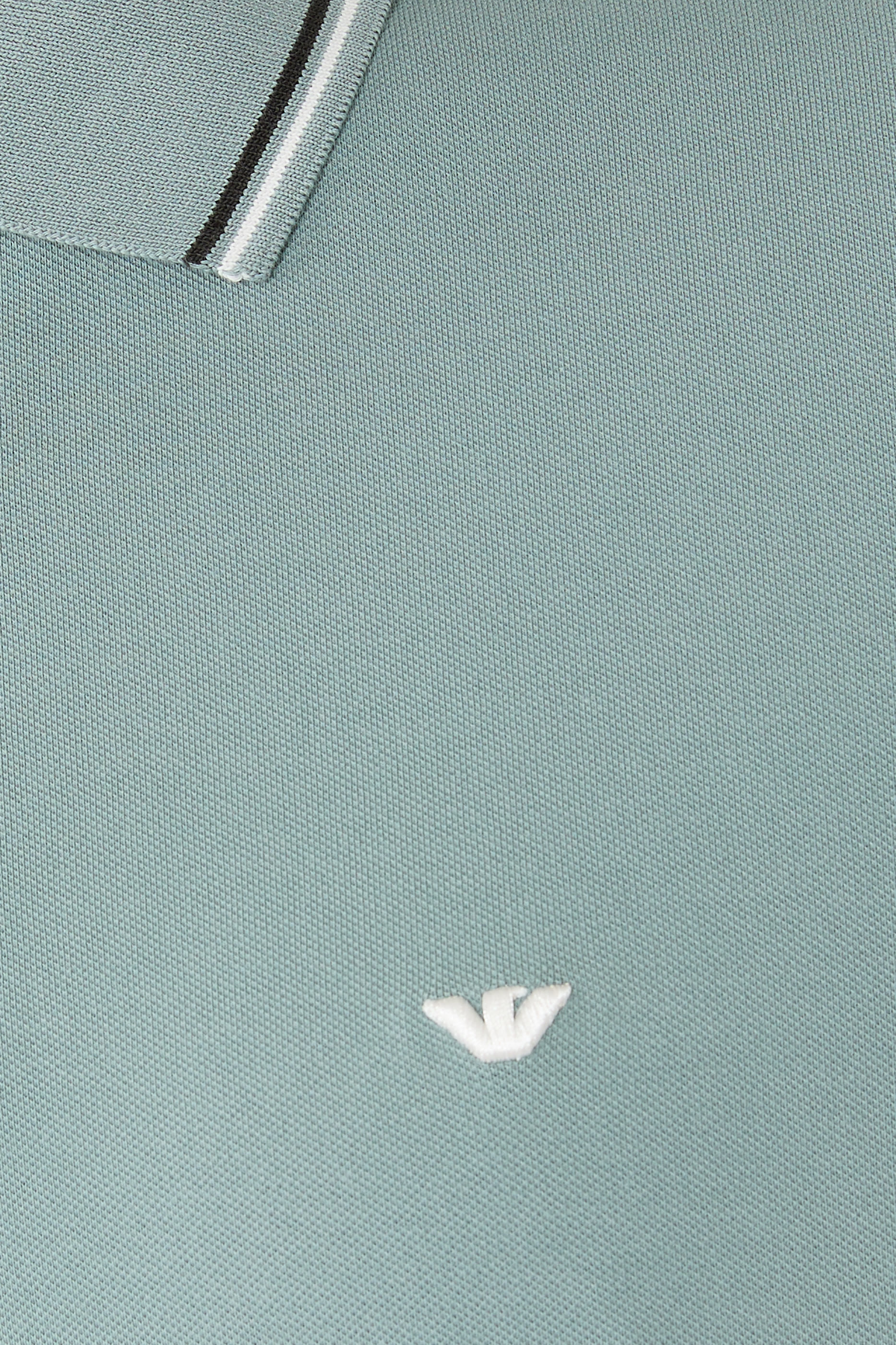 قميص بولو بشعار الماركة