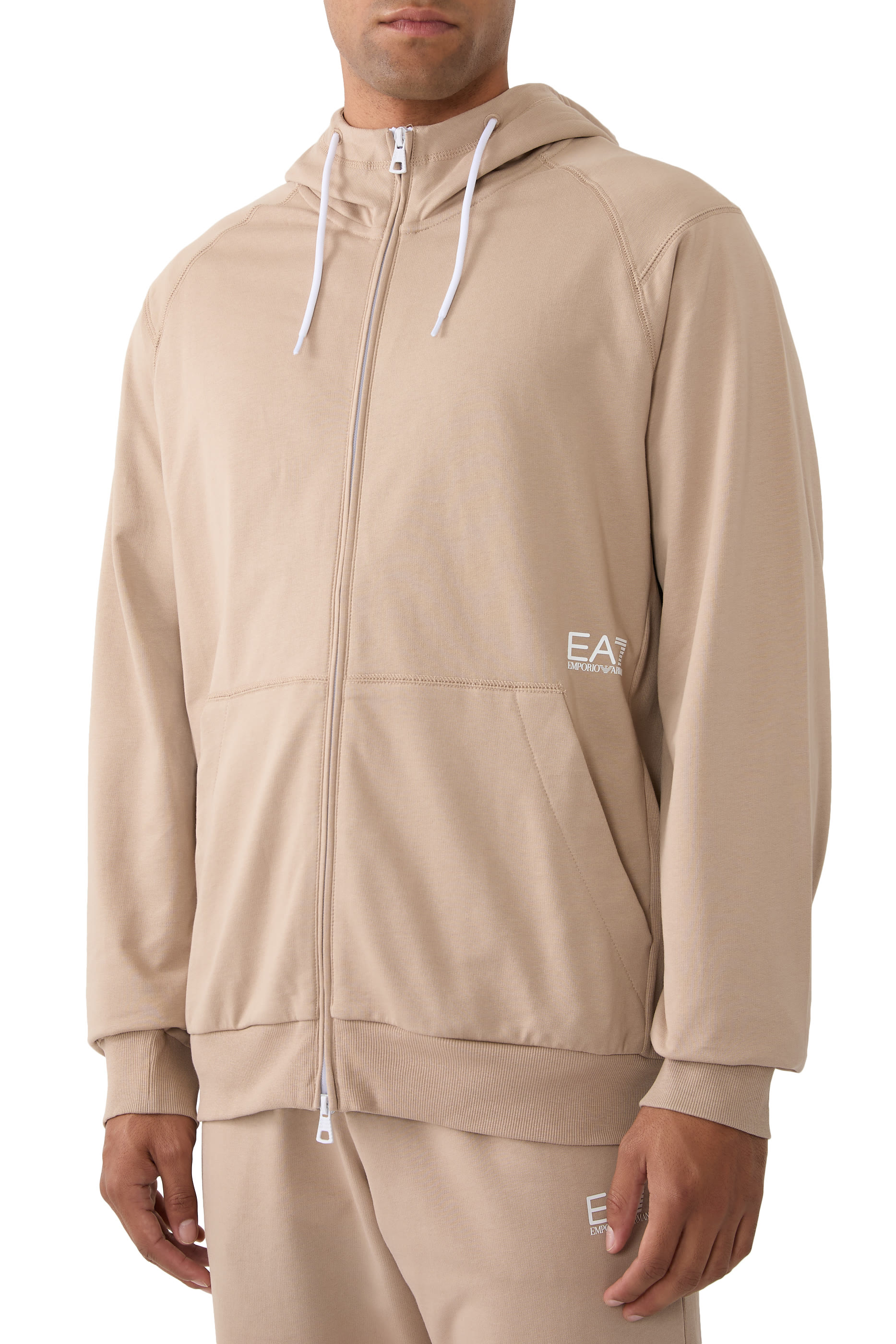 سويت شيرت بغطاء للرأس وشعار الماركة