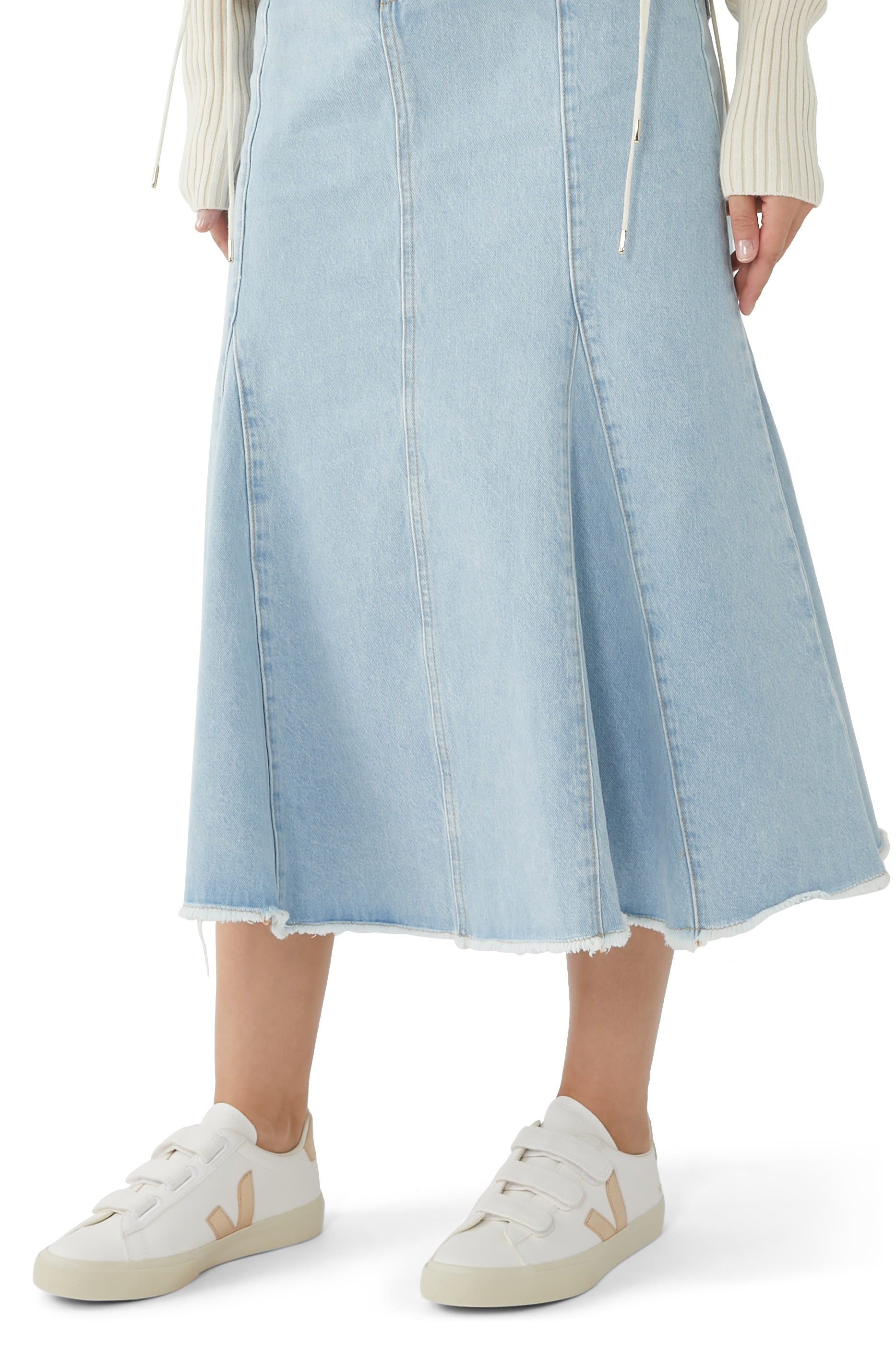 سنيكرز ريكلايف جلد خالي من الكروم