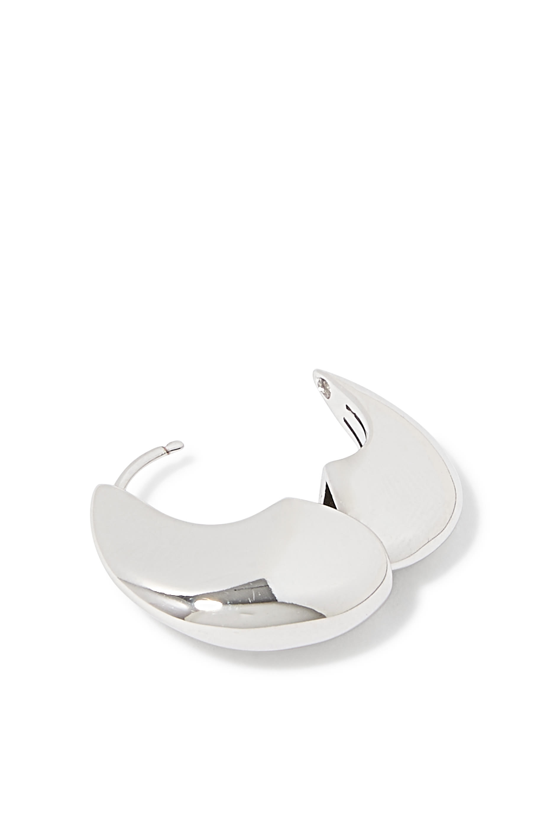 أقراط دائرية صغيرة بتصميم منحوت بارزة الملمس