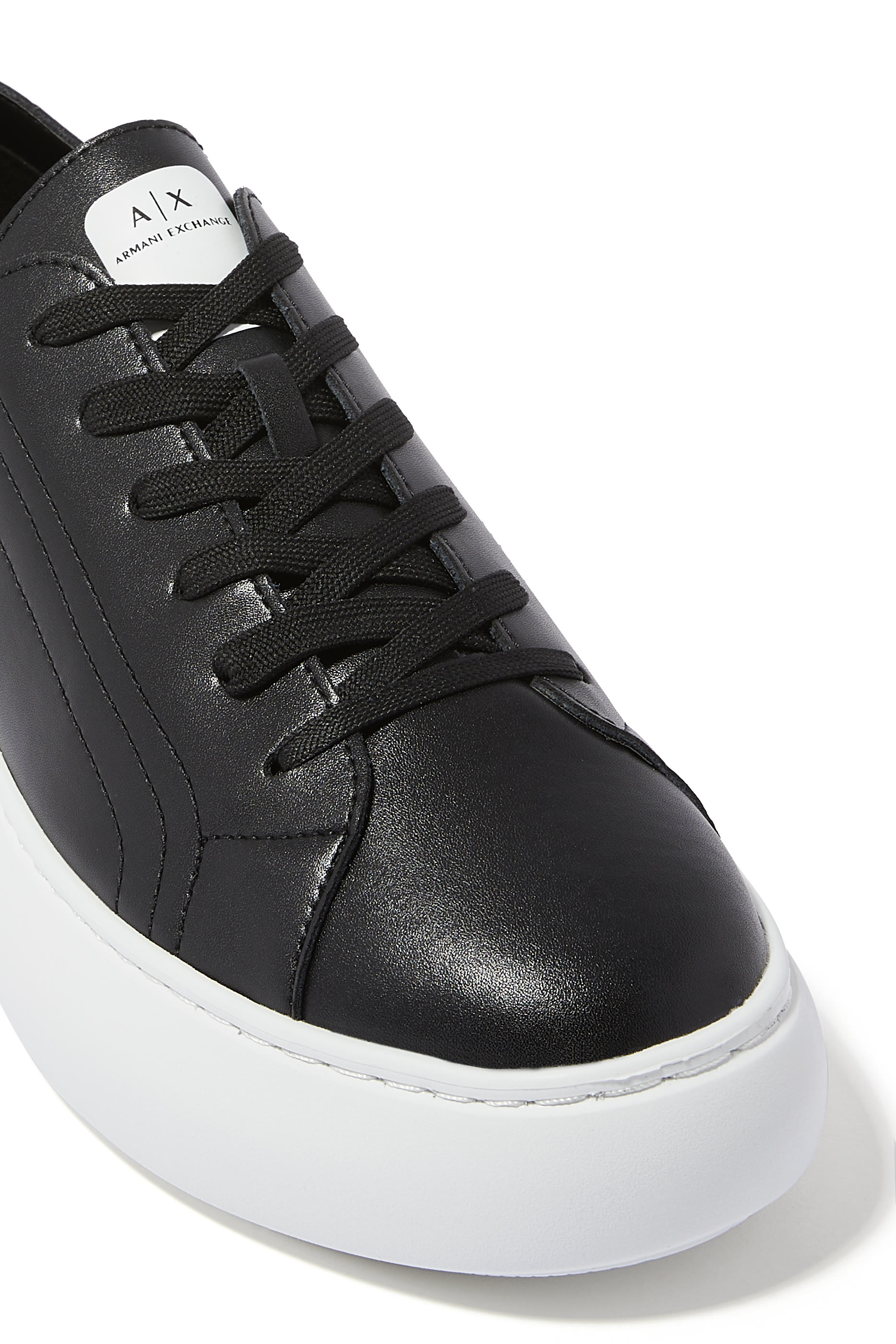 سنيكرز بنعل سميك