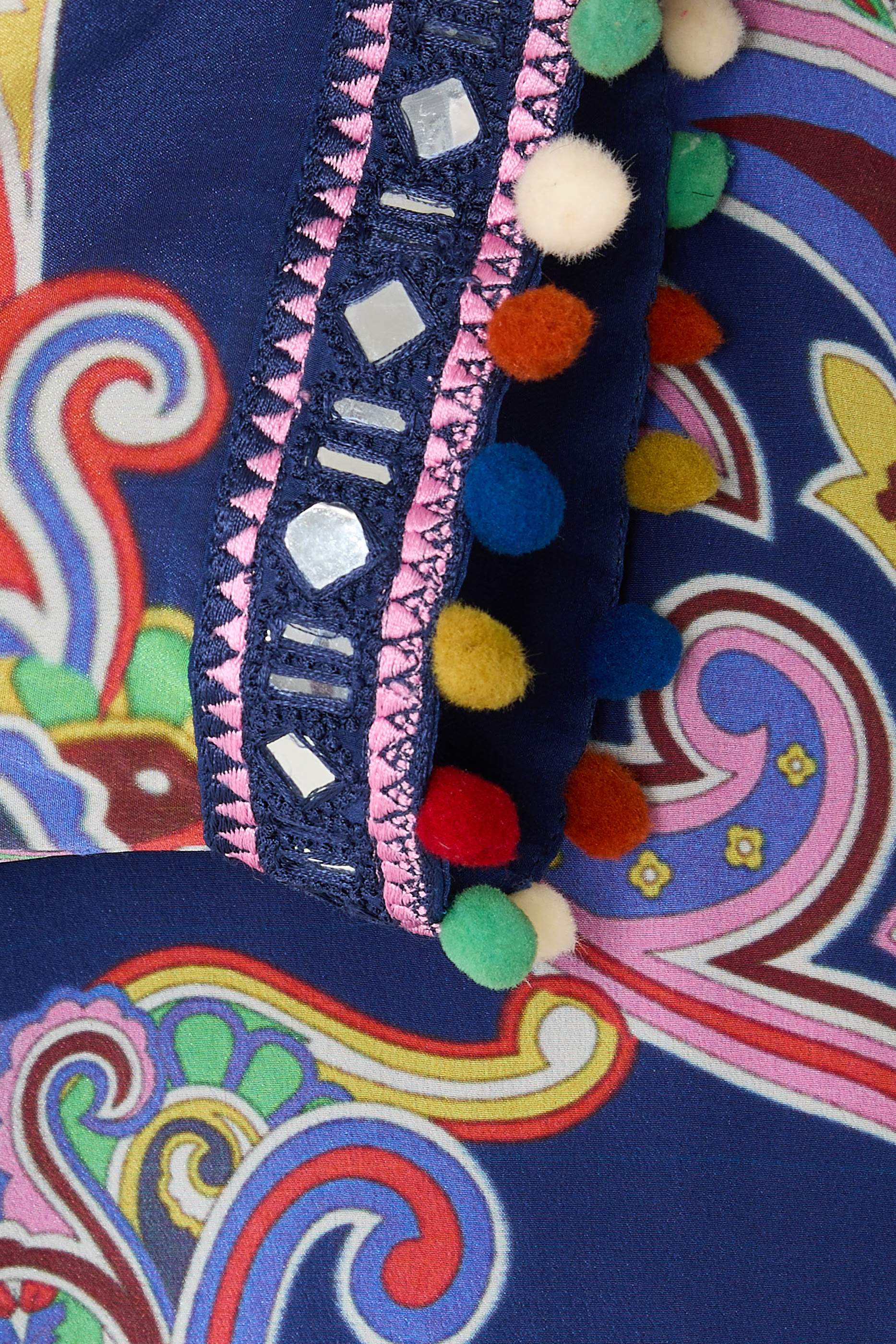 طقم جاميوار بنقشة وتفاصيل بتصميم حبل