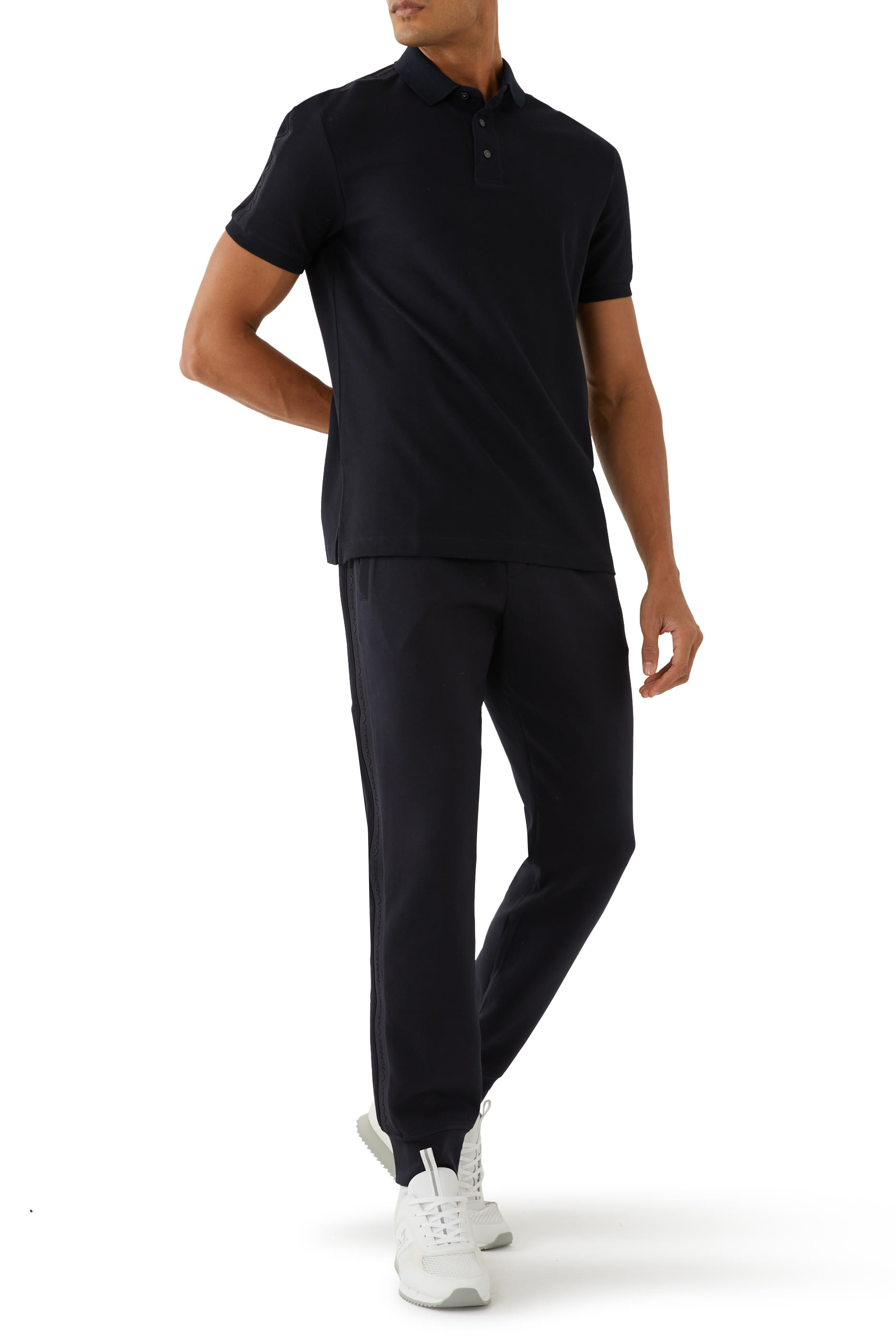 قميص بولو بشريط مطرز بشعار الماركة