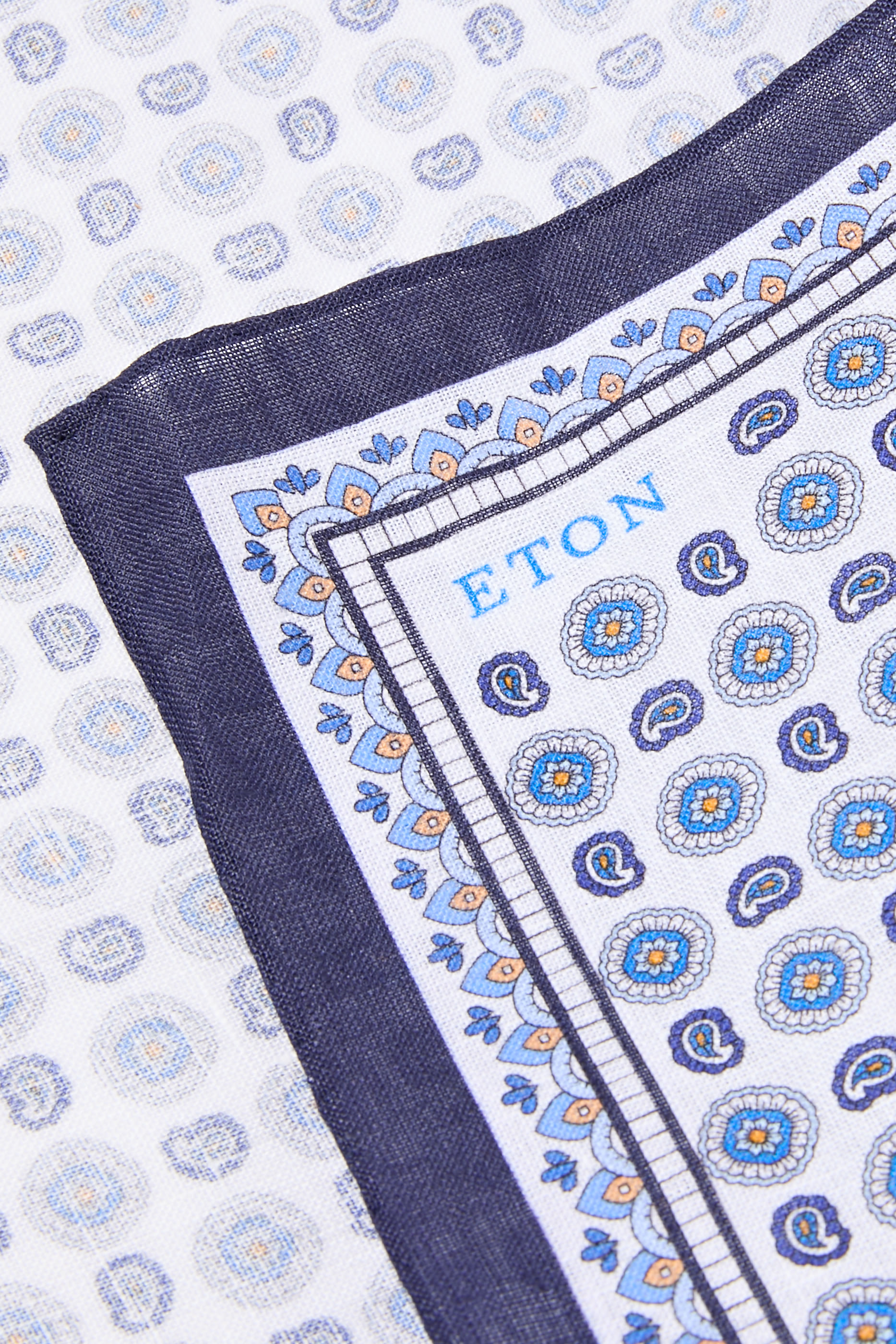 منديل جيب بنقشة هندسية كتان