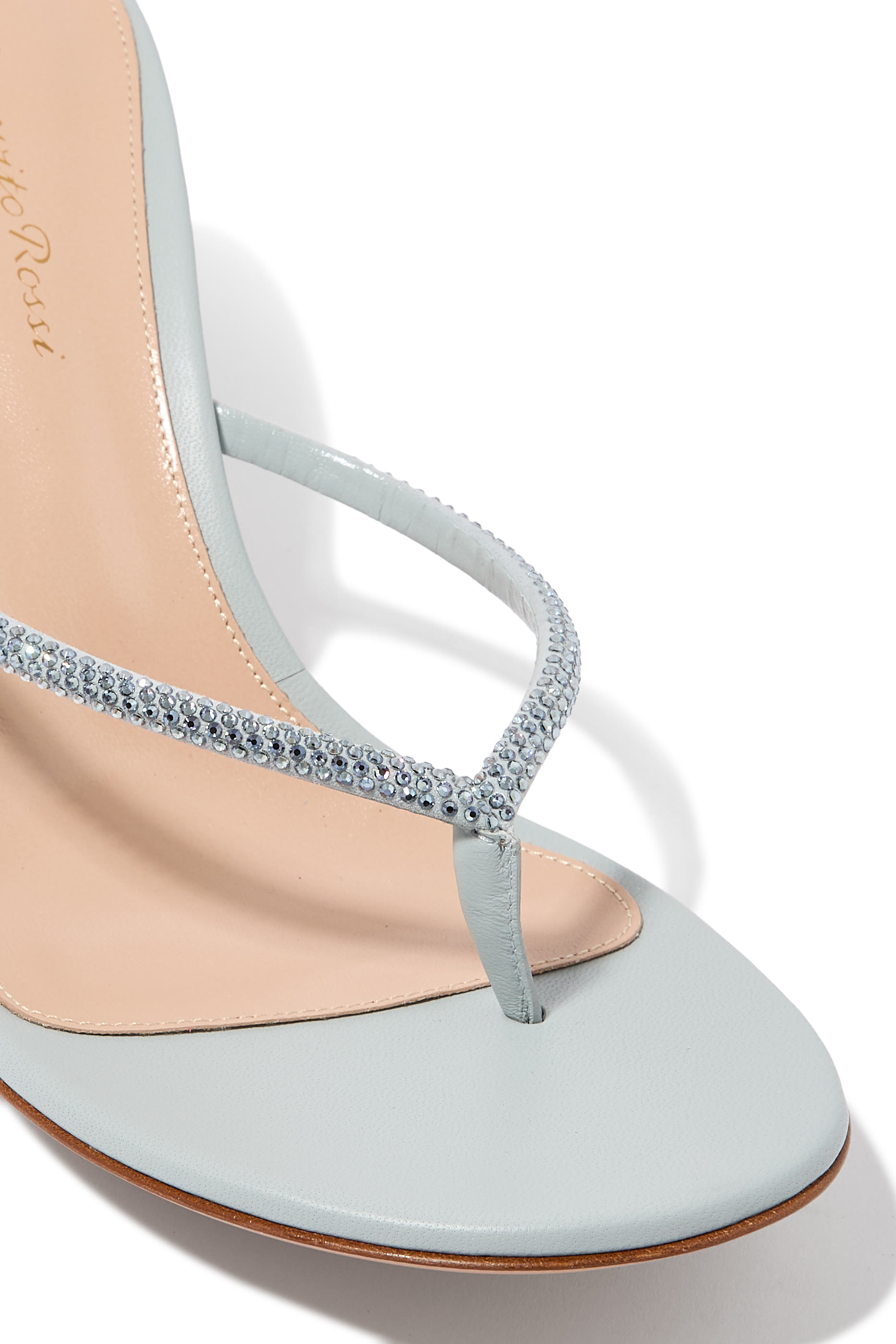 صندل 70 بسيور بنمط ثونغ مرصع بأحجار الراين