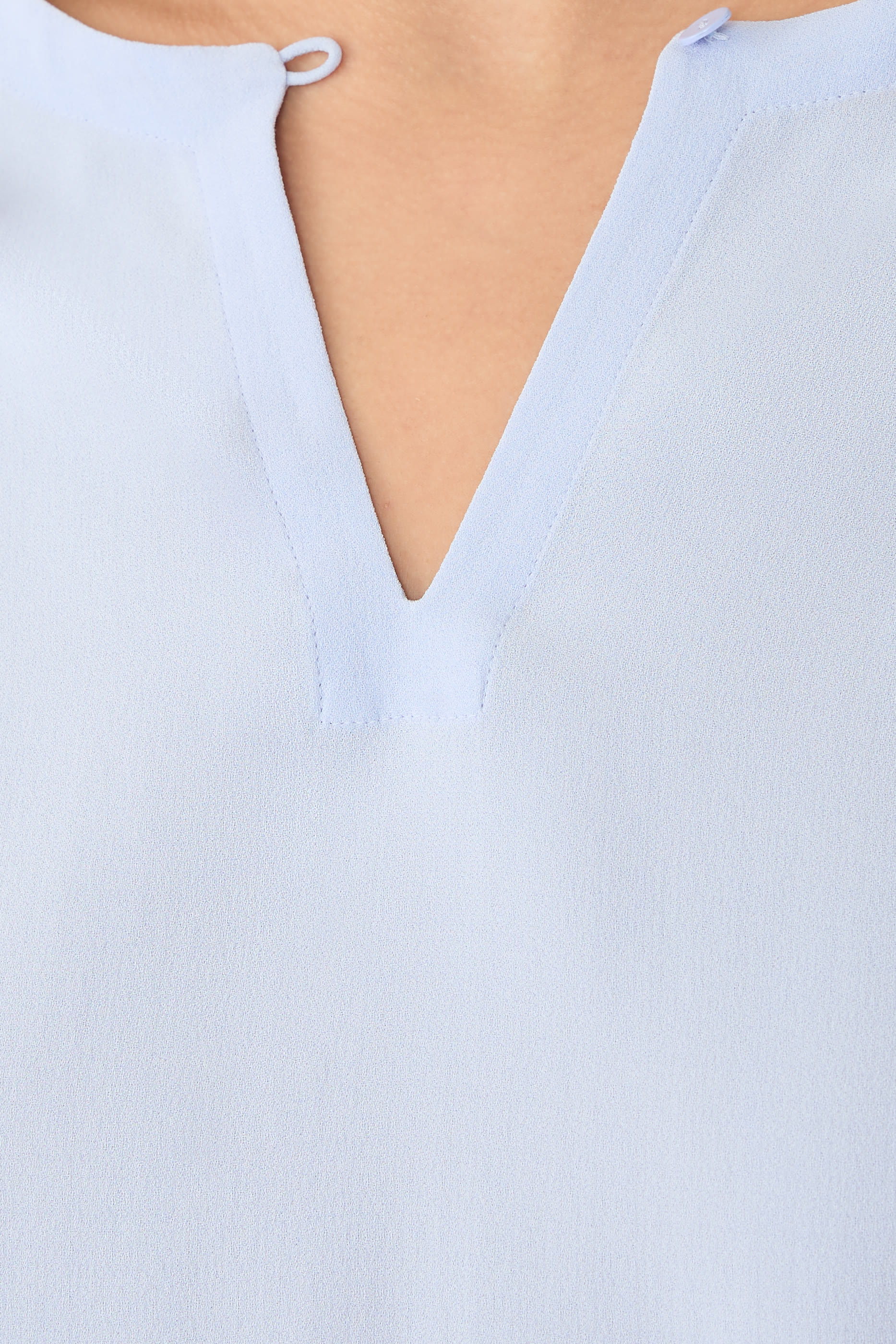 بلوزة بفتحة حرير جورجيت كريب