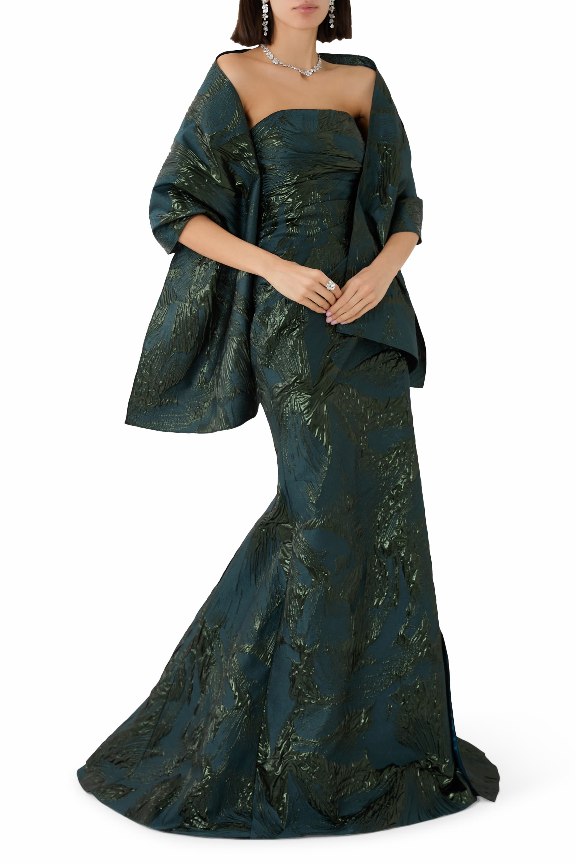 فستان سهرة بلا حمالات